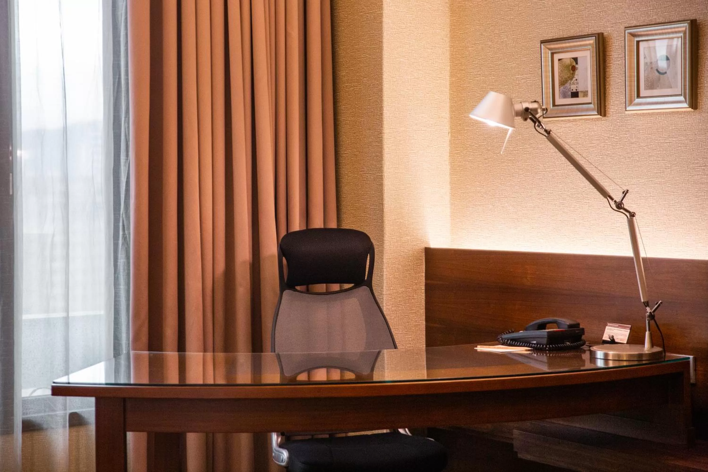 hair dresser in Miramar Garden Taipei