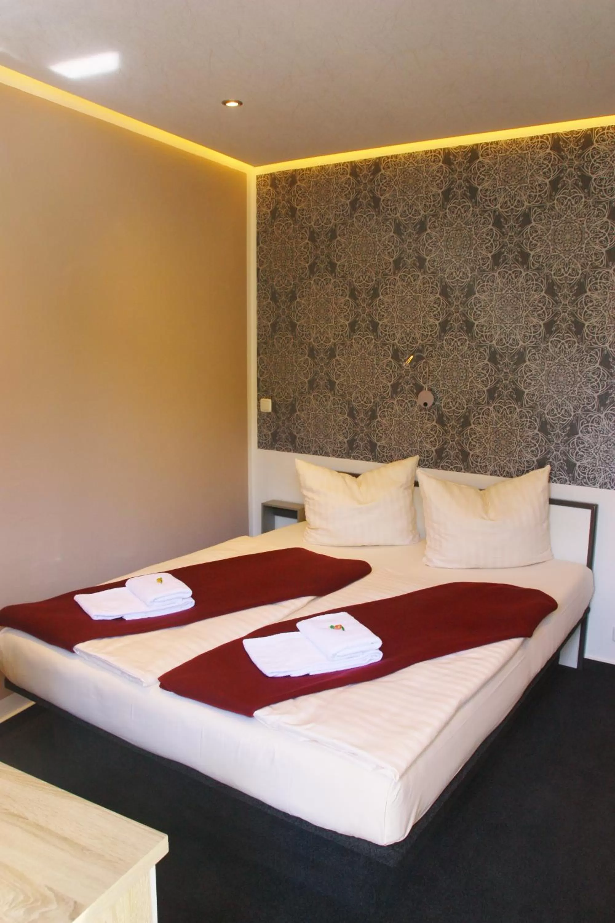 Photo of the whole room, Bed in Hotel am Schloss