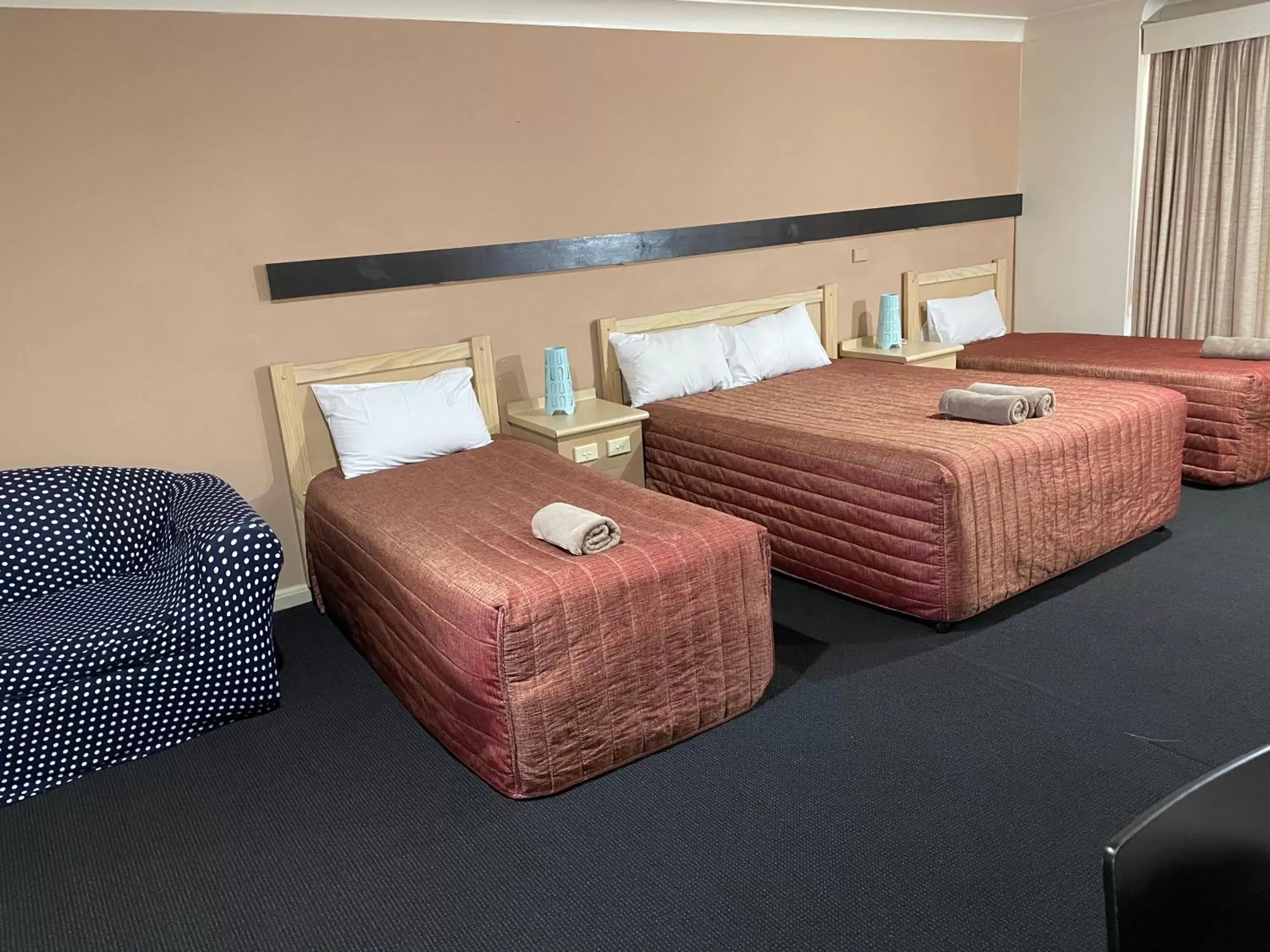 Family Room (4 person) in Countryman Motor Inn Cowra Family Room (4 person) in Countryman Motor Inn Cowra