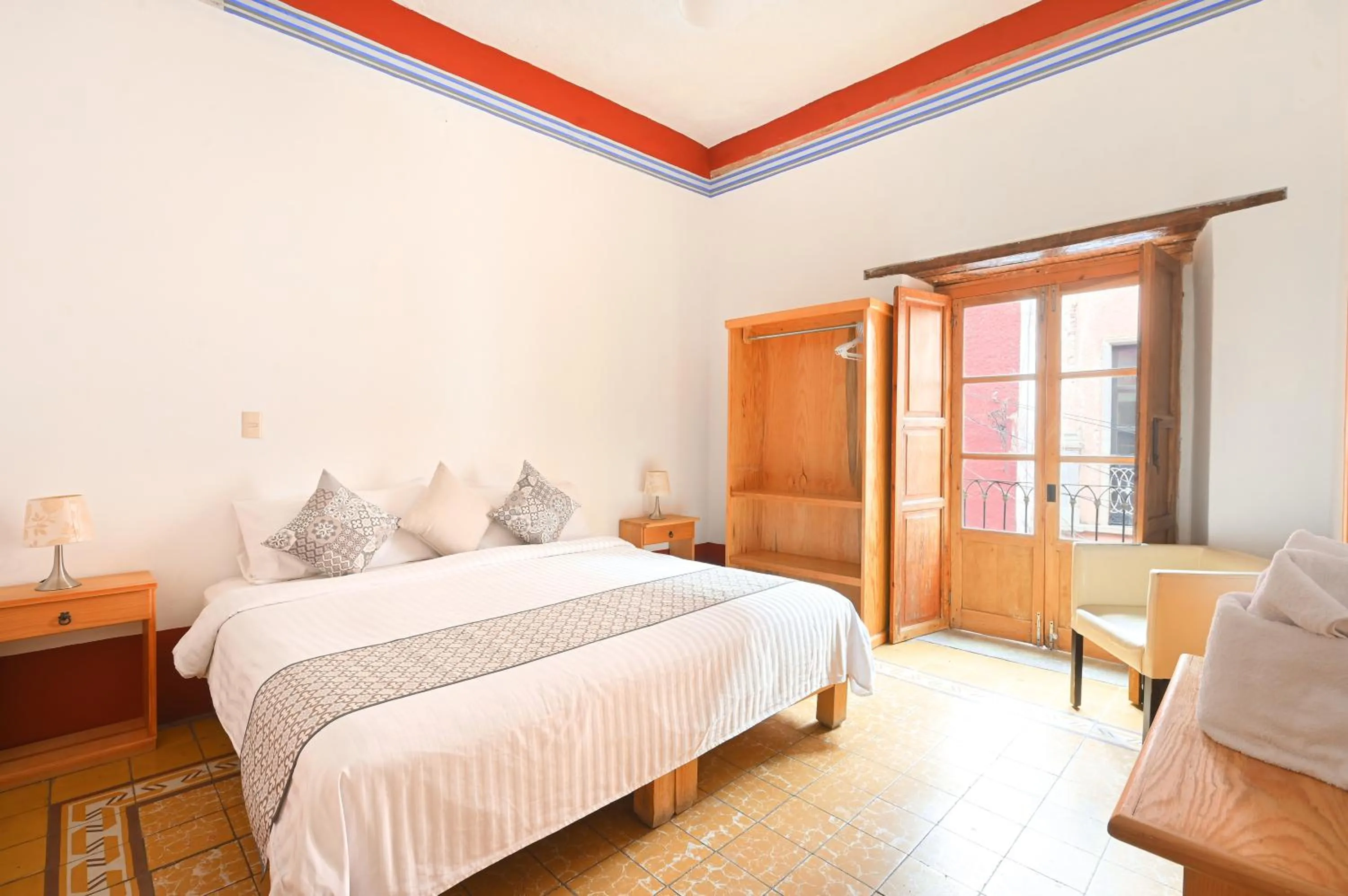 Bed in Hotel Meson Cuevano