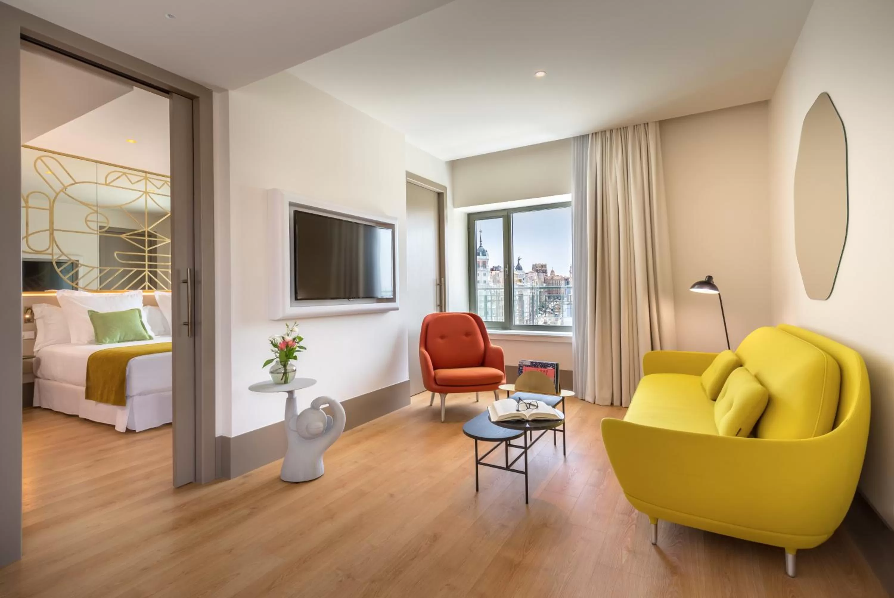 Living room, Bed in Barceló Torre de Madrid