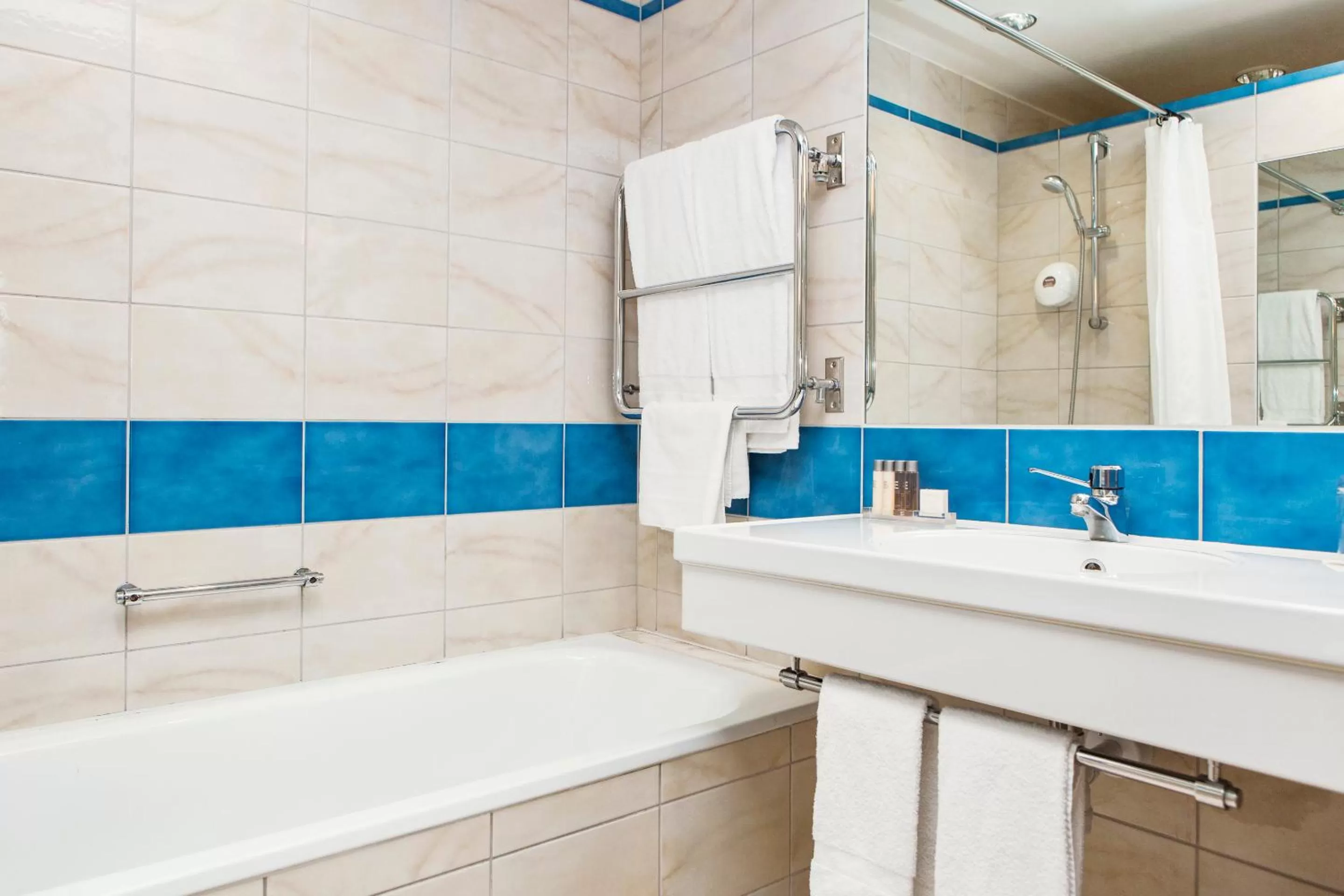 Superior Double Room in Elite Hotel Marina Plaza