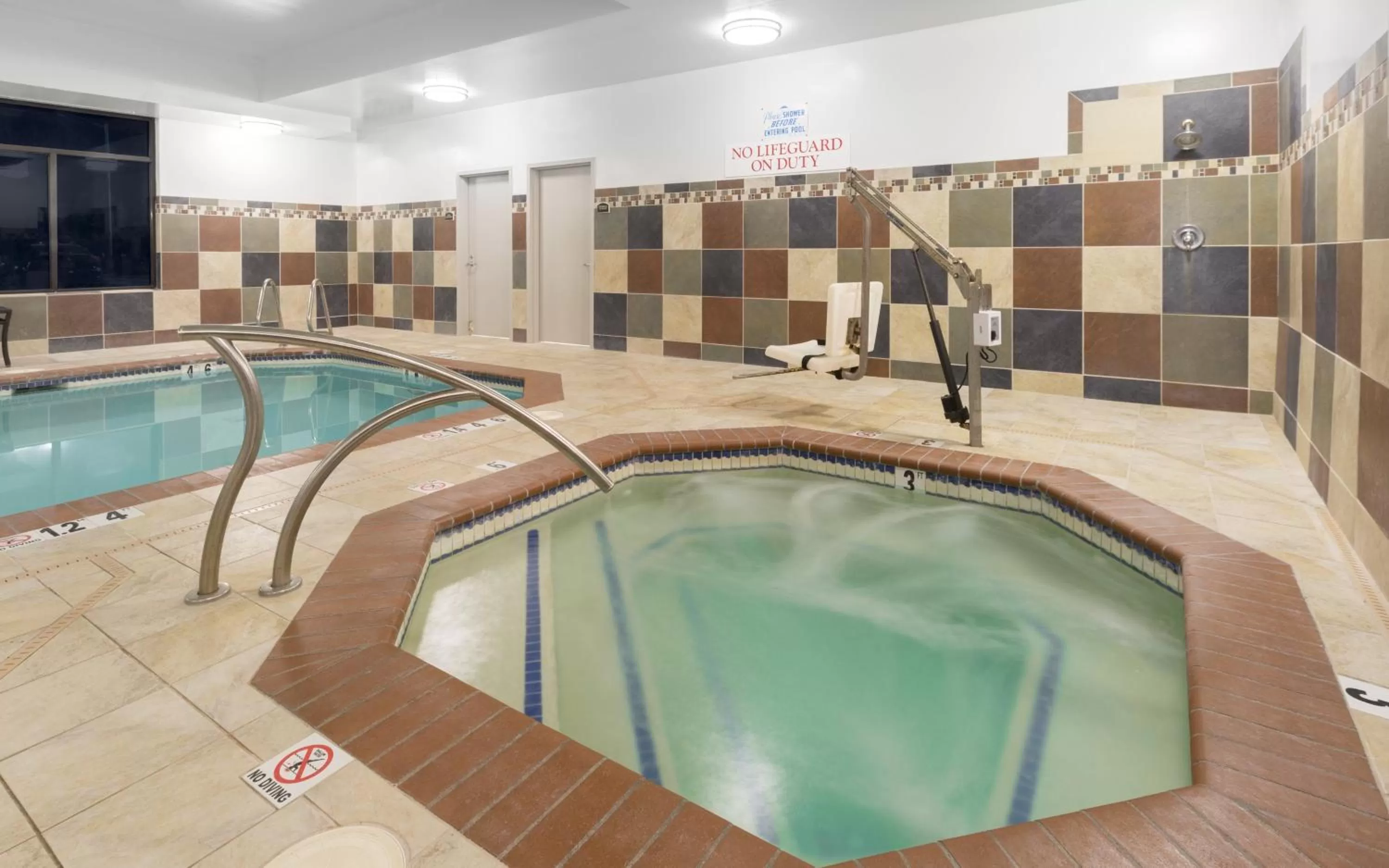 Swimming pool in Holiday Inn Express Hotel & Suites Eugene Downtown - University by IHG