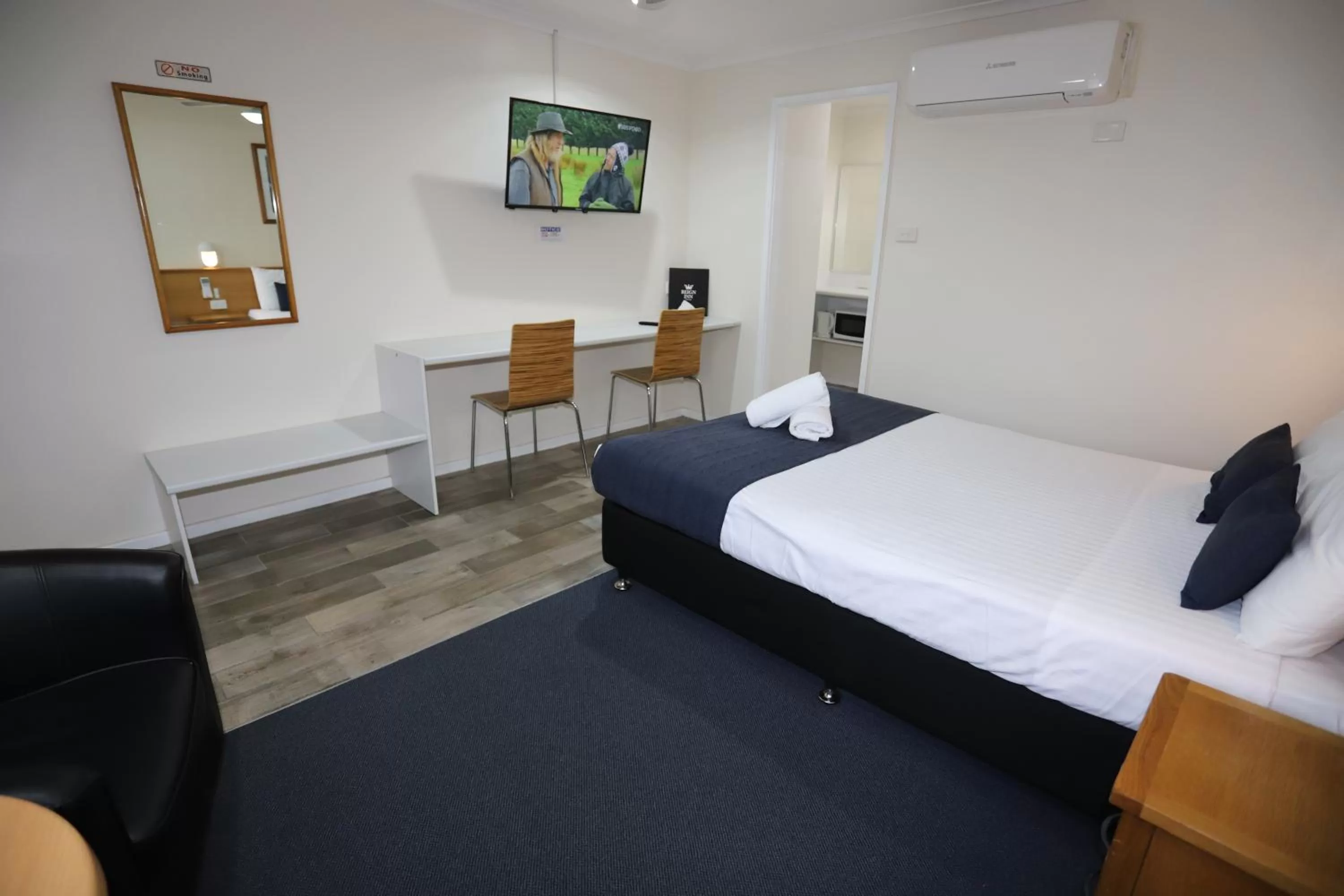 Bed in Reign Inn Newcastle