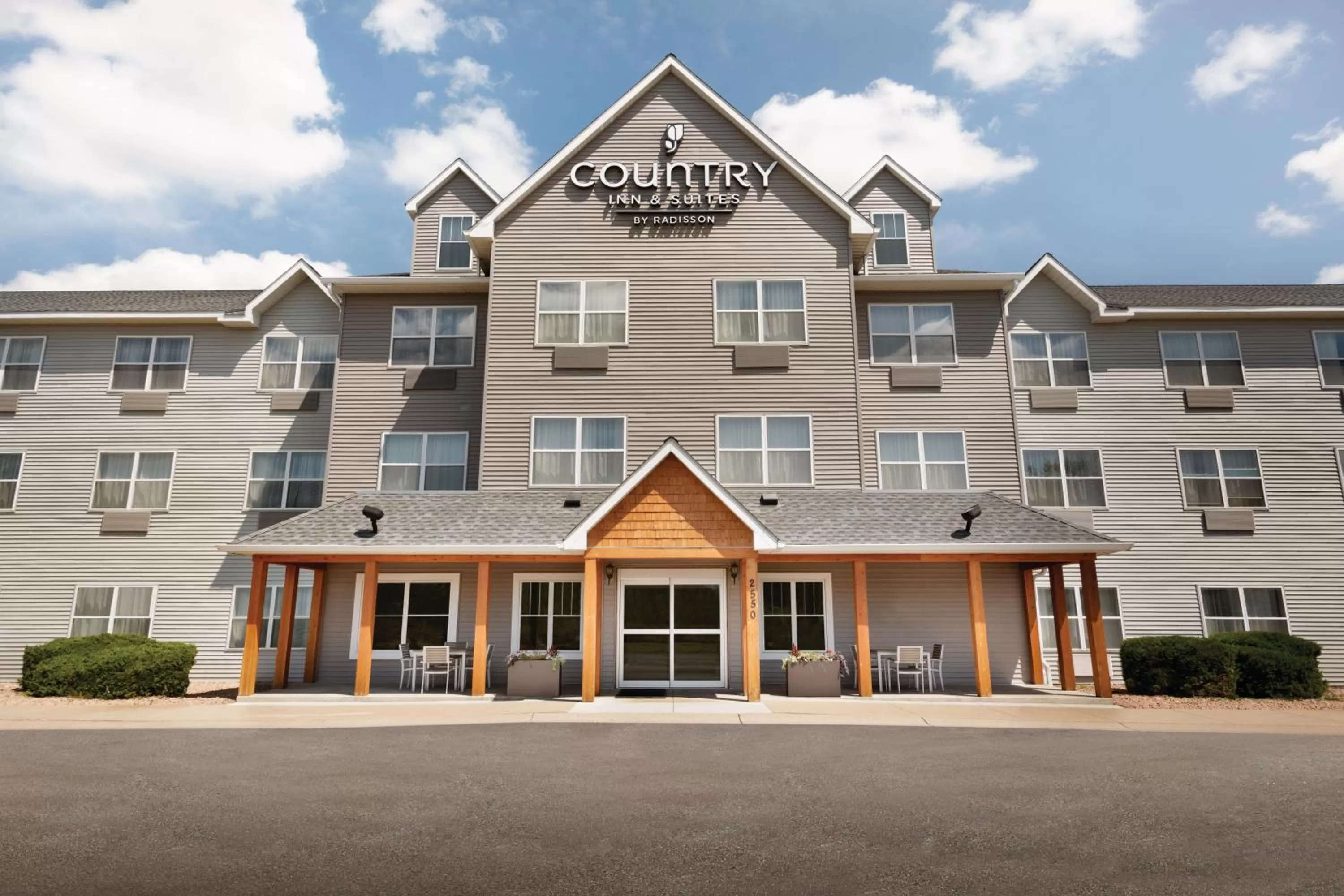 Facade/entrance in Country Inn & Suites by Radisson, Brooklyn Park - Brooklyn Center, MN