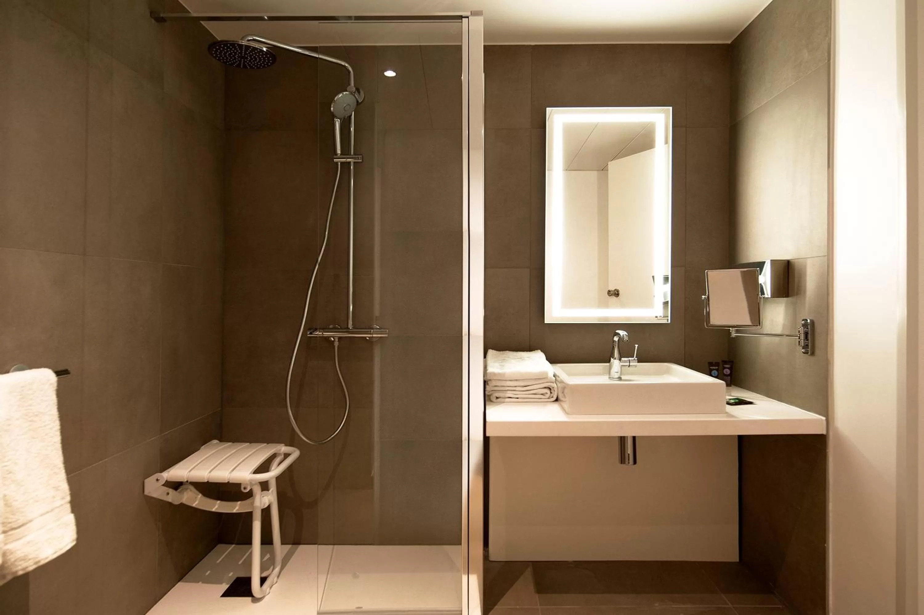 Shower in Novotel Metz Amnéville