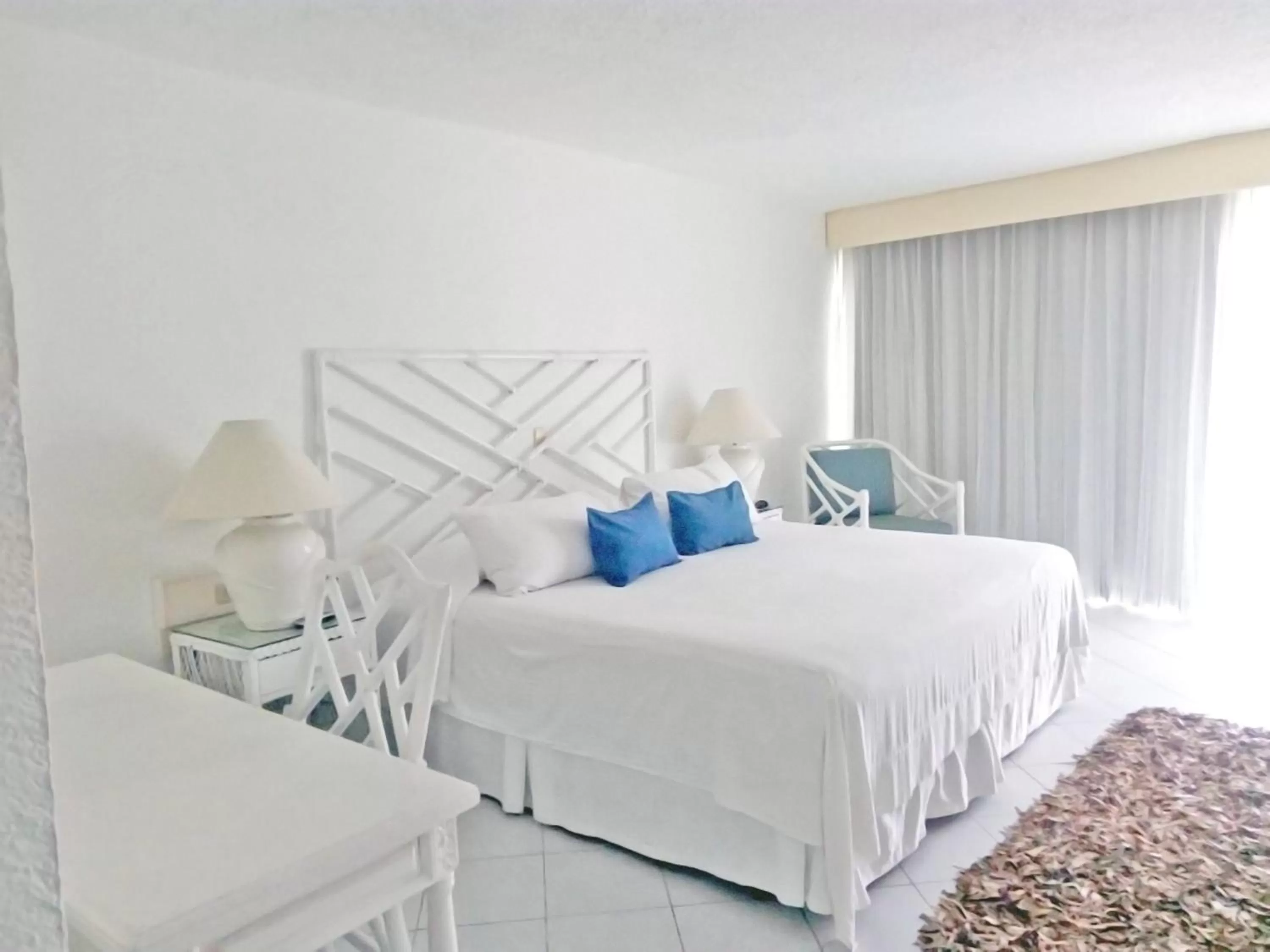 Photo of the whole room, Room Photo in Calinda Beach Acapulco