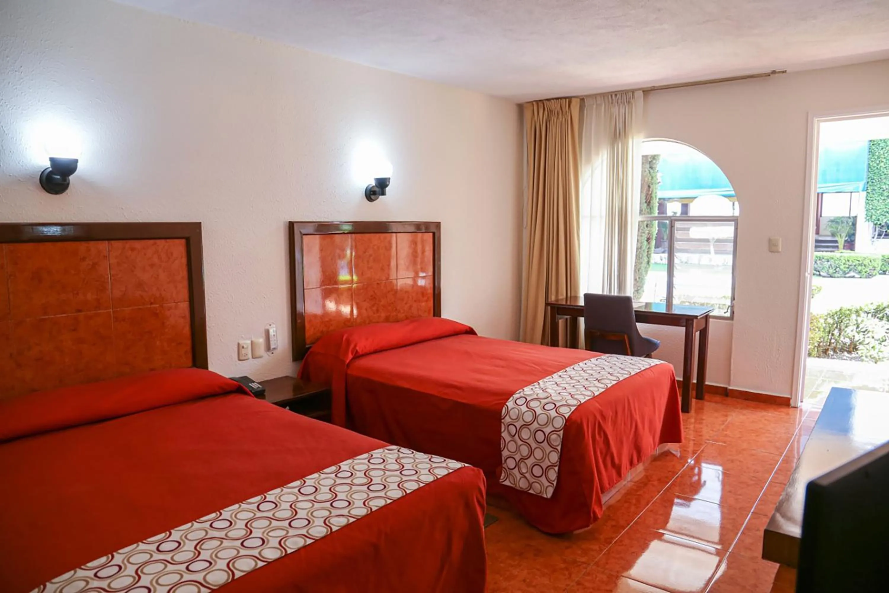 Photo of the whole room, Bed in Hotel & Suites Villa del Sol