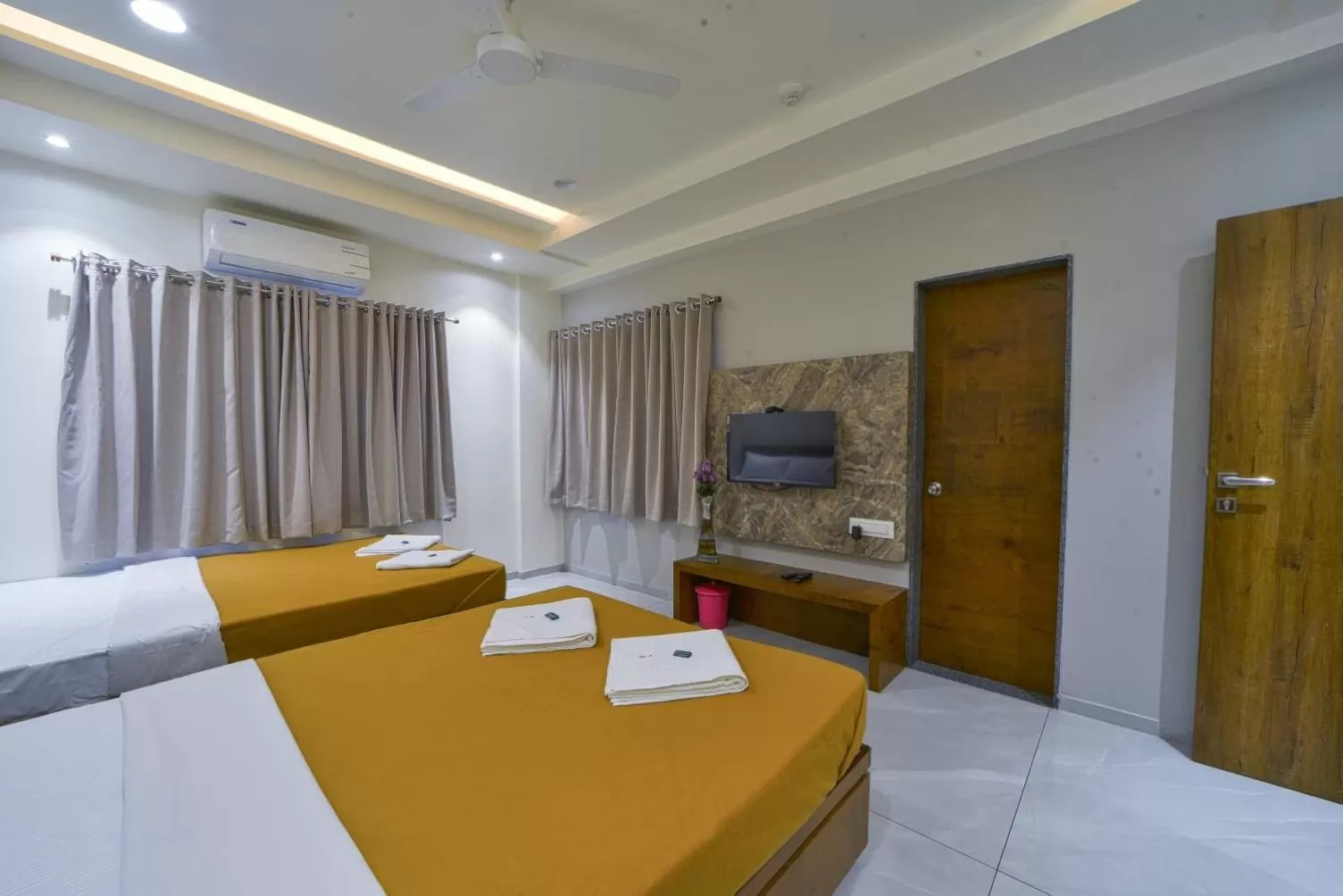 Bed in Hotel TrushaDham Near to Mahalaxmi Temple Kolhapur