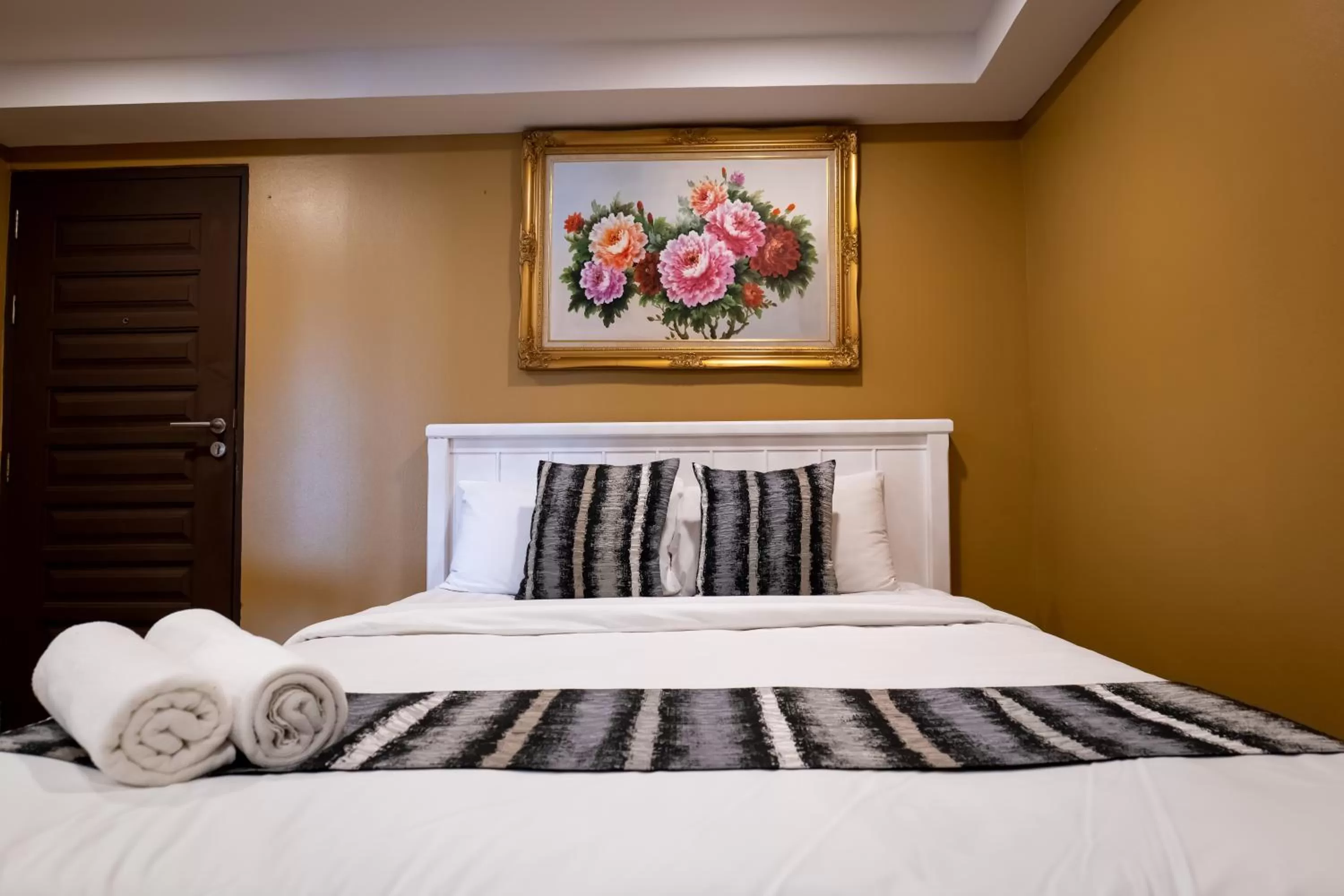 Bedroom, Bed in Anandpura Riverside Hotel