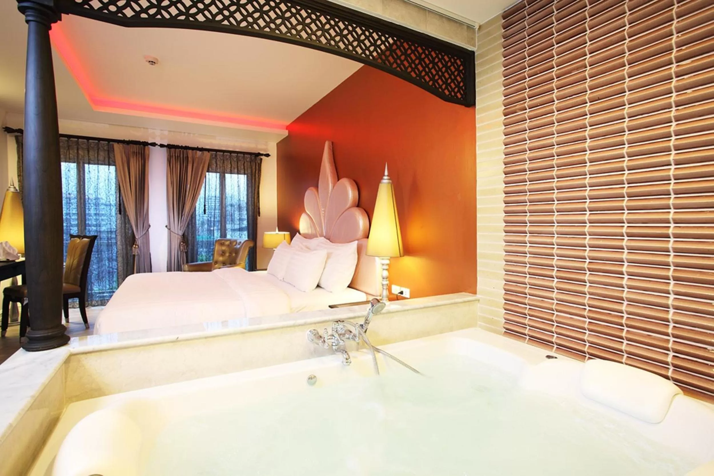 Photo of the whole room, Bed in Chillax Resort