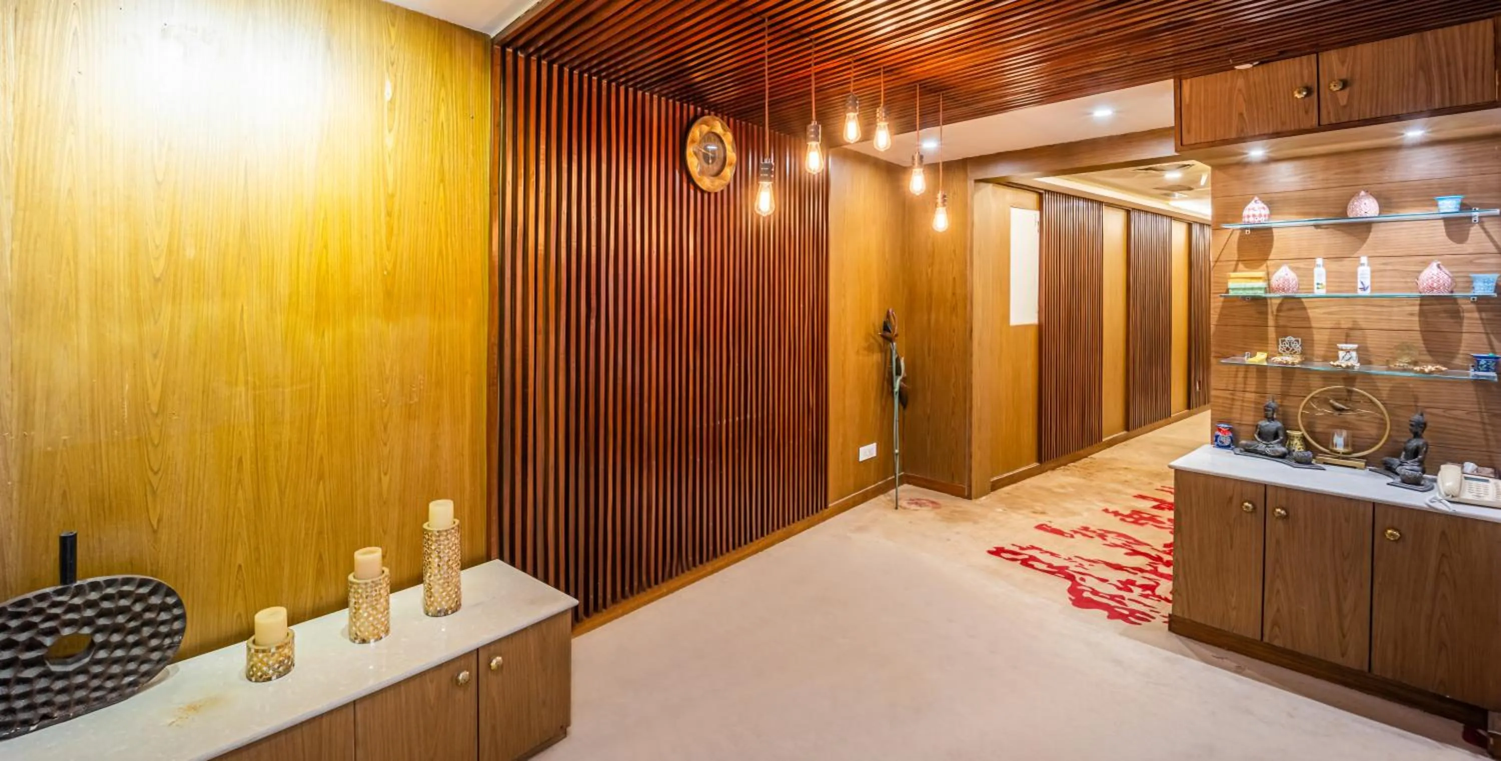 Massage in Hotel Shanti Palace Mahipalpur