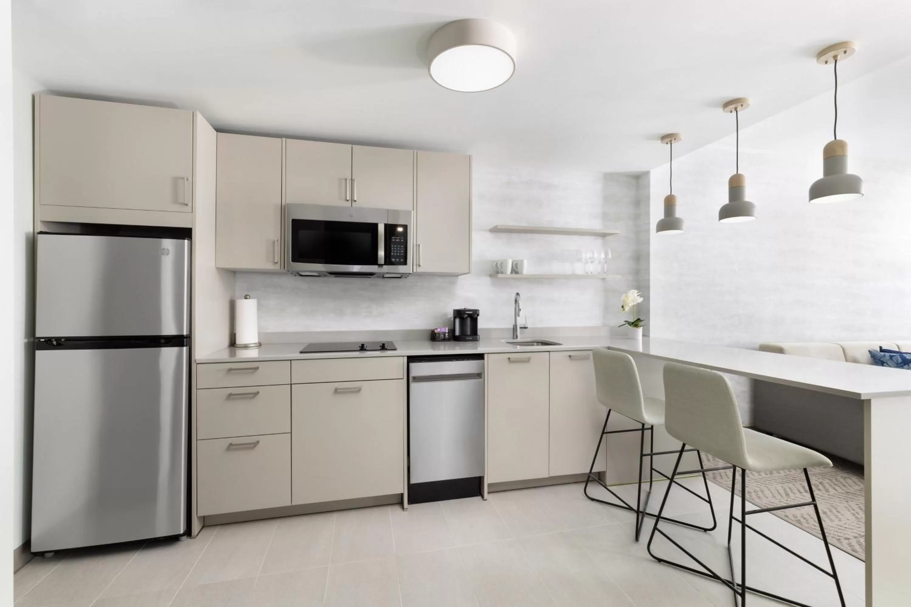 Kitchen or kitchenette in Residence Inn by Marriott San Juan Isla Verde