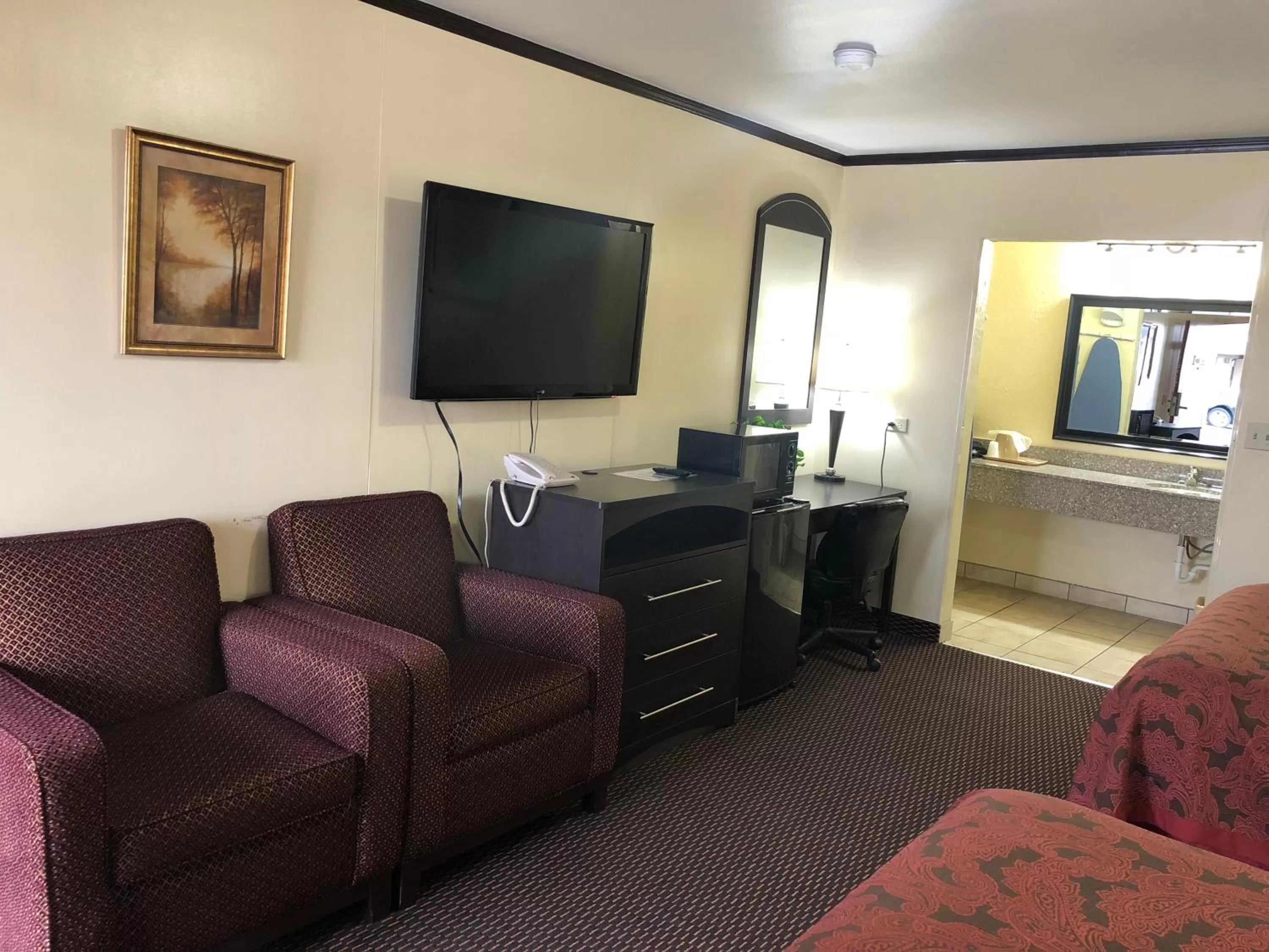 TV/Entertainment Center in Flamingo Inn