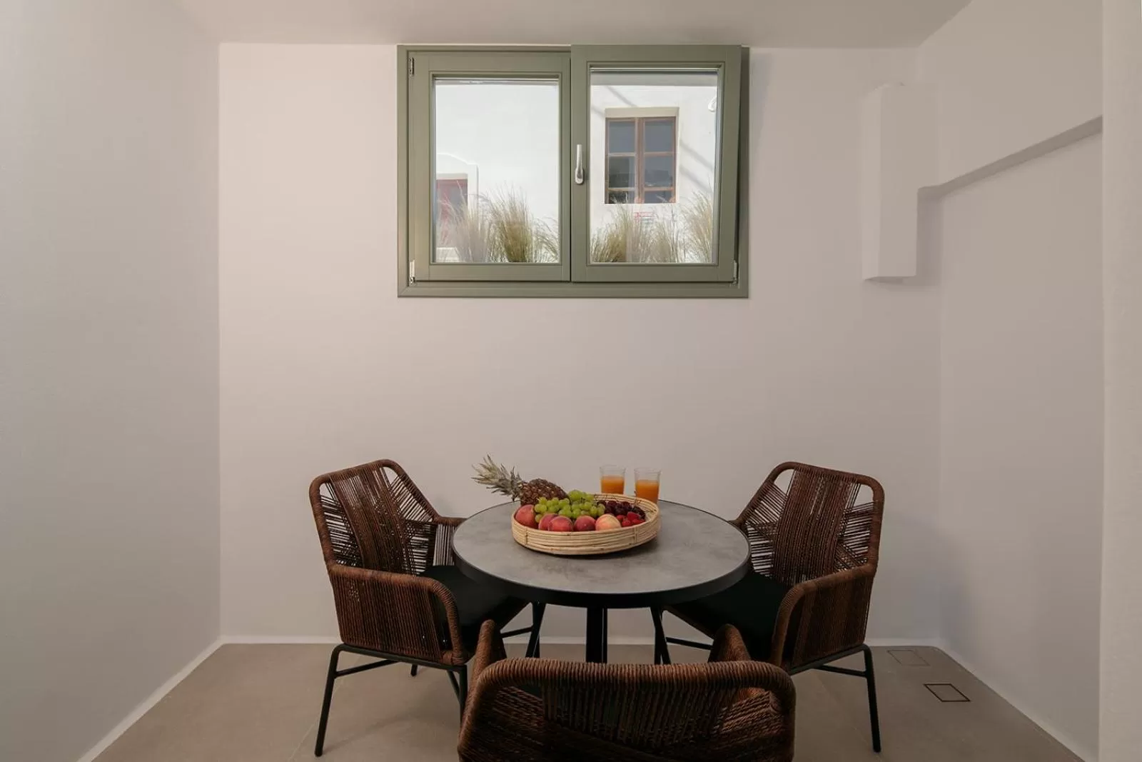 Food and drinks in Makava Suites Naxos