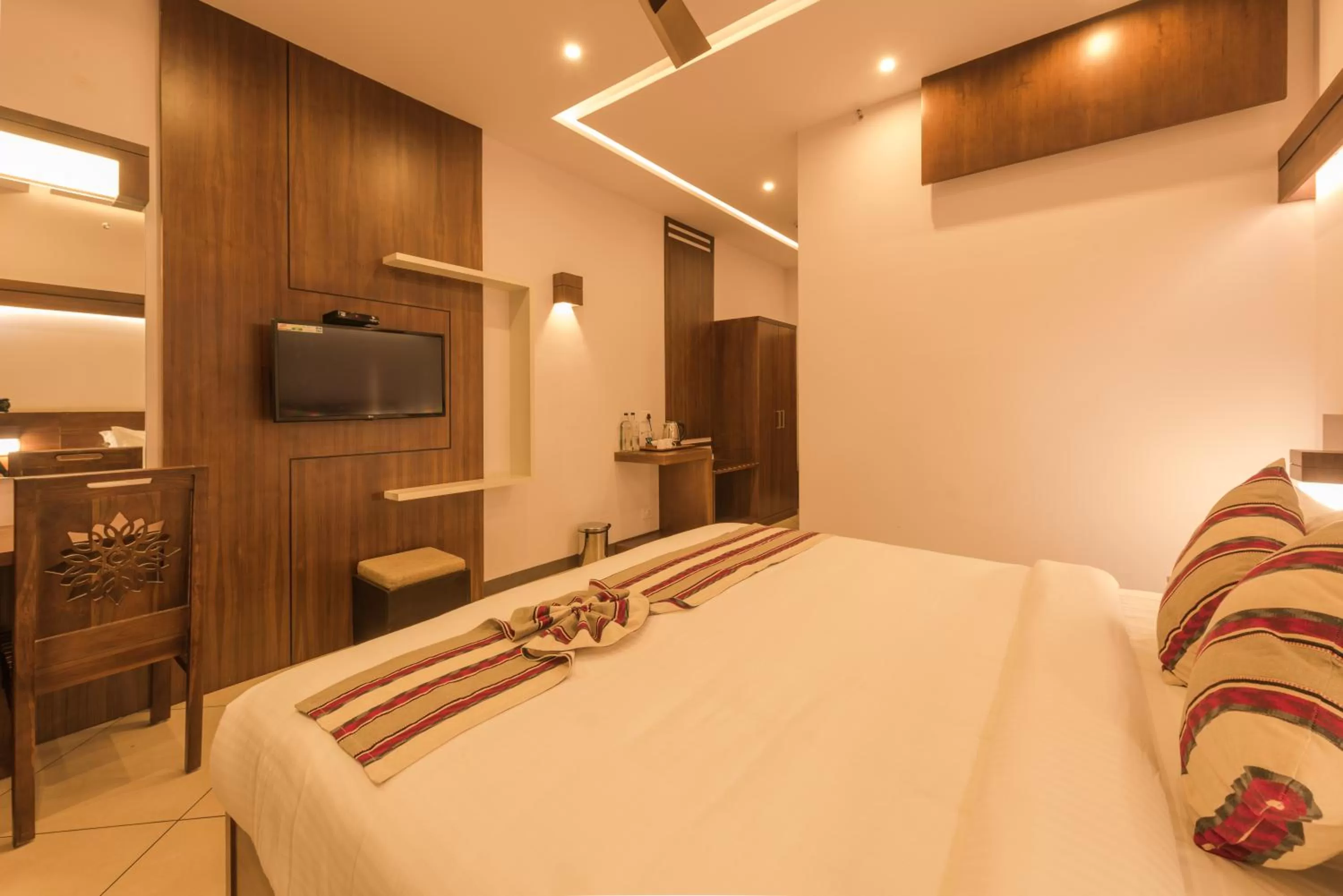 Photo of the whole room, Bed in Trivers Resort Munnar