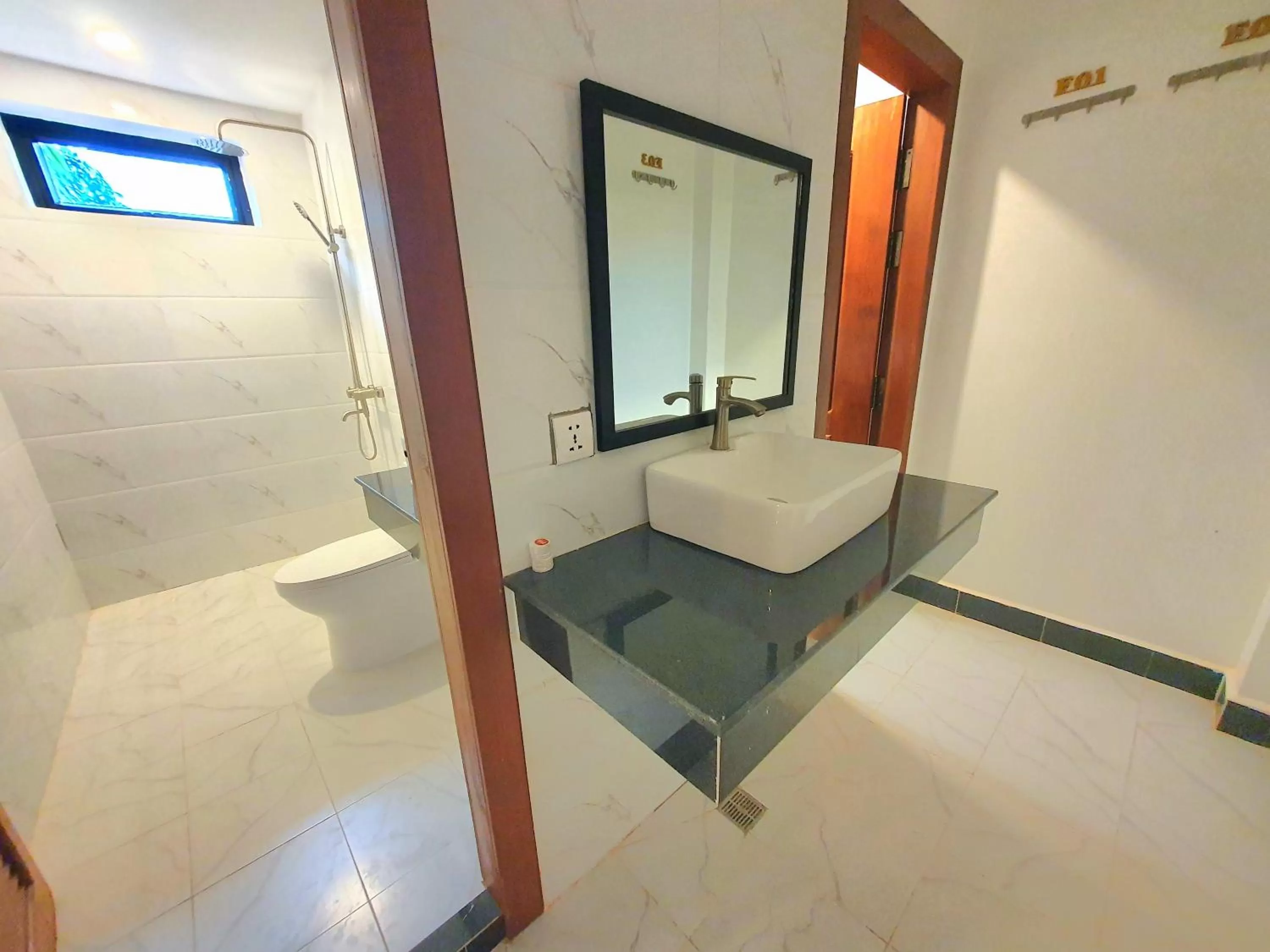 Bed, Bathroom in Long Night Siem Reap Hotel