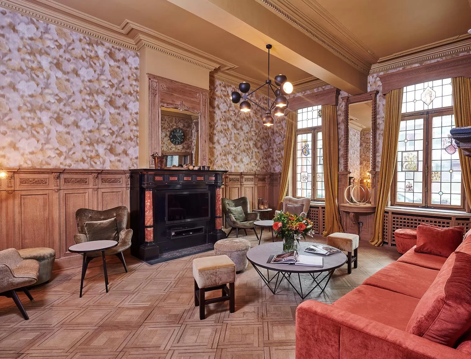 Communal lounge/ TV room in Hotel Royal Astrid