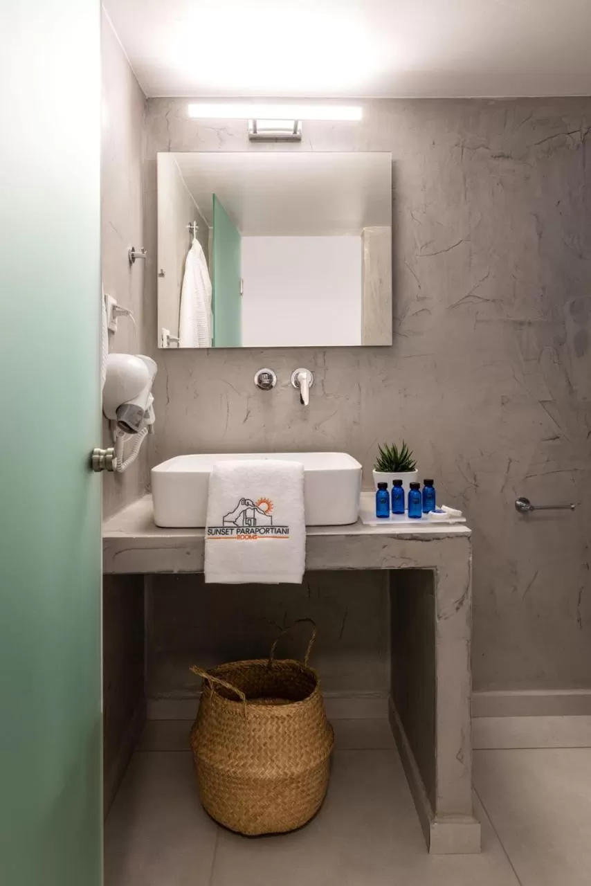 Sunset Paraportiani Rooms