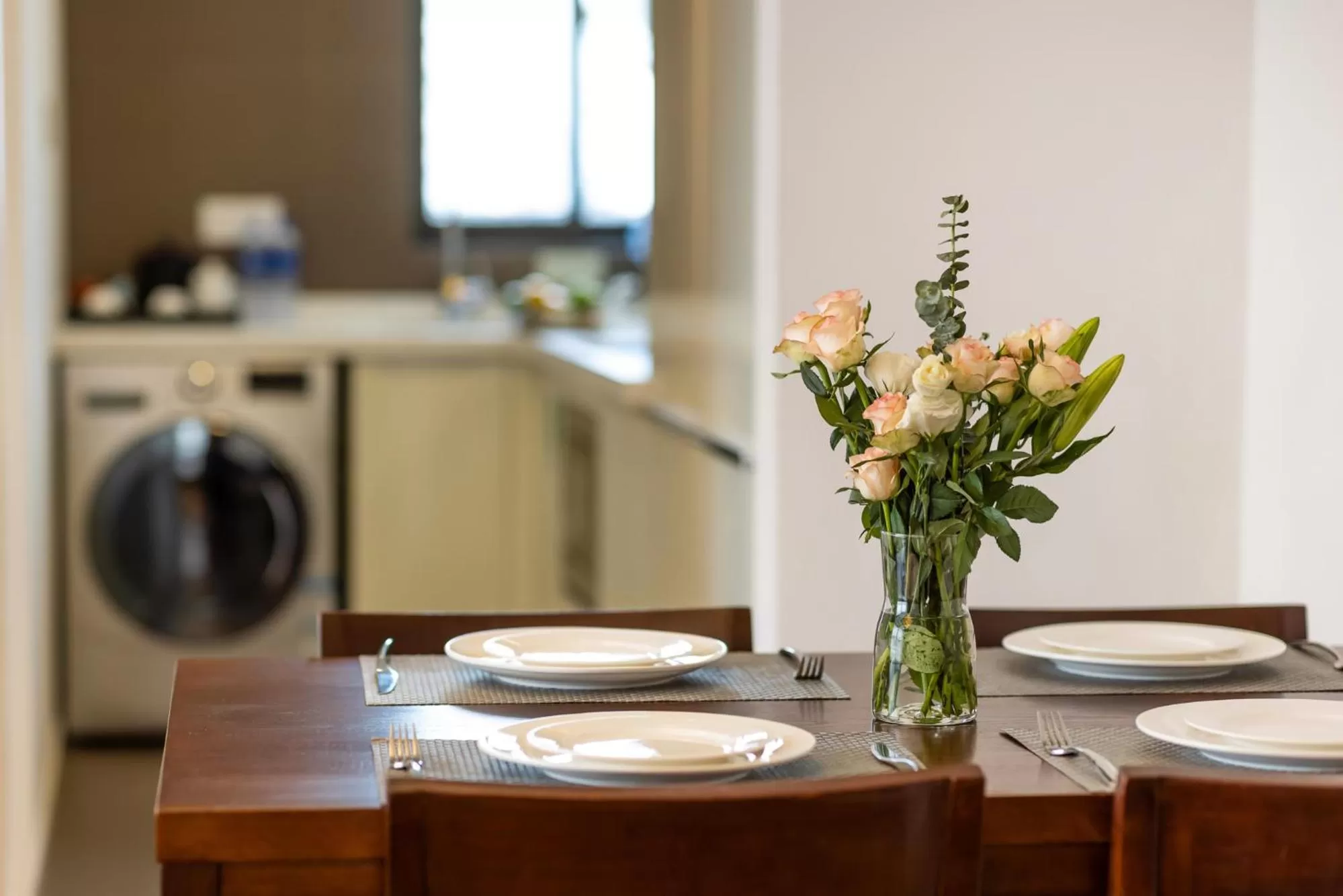 Dining area in Starr Hotel Shanghai (Shanghai Railway Station)