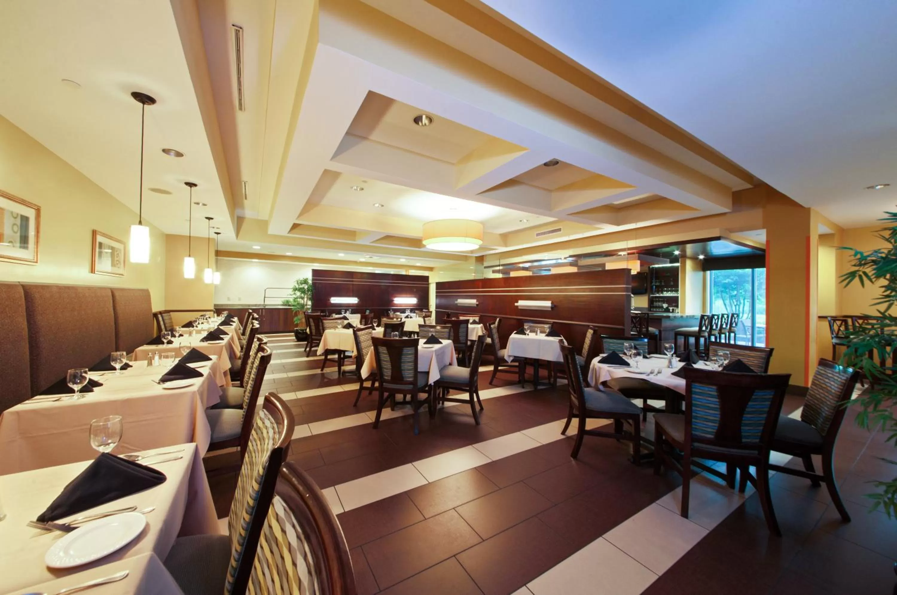 Restaurant/places to eat in Holiday Inn Titusville/Kennedy Space Center by IHG