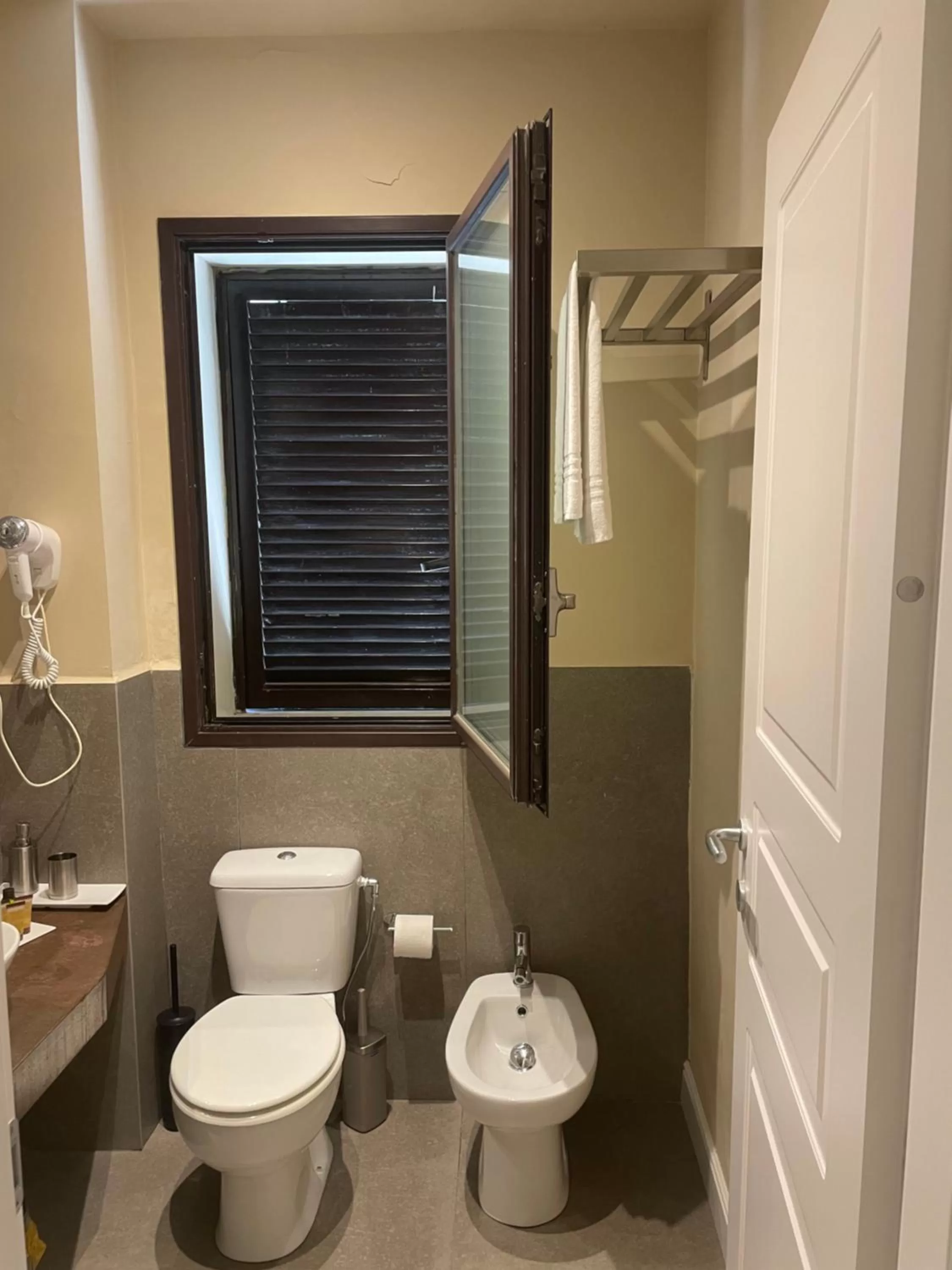 Bathroom in Etna Petit Relais