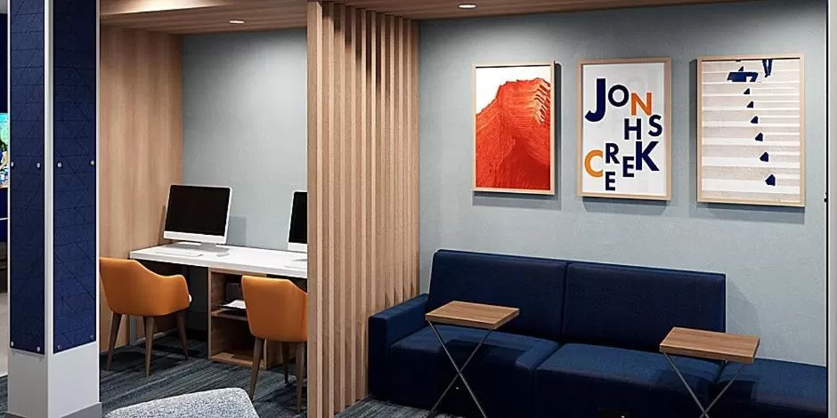 Lobby or reception in Holiday Inn Express - Gloucester by IHG