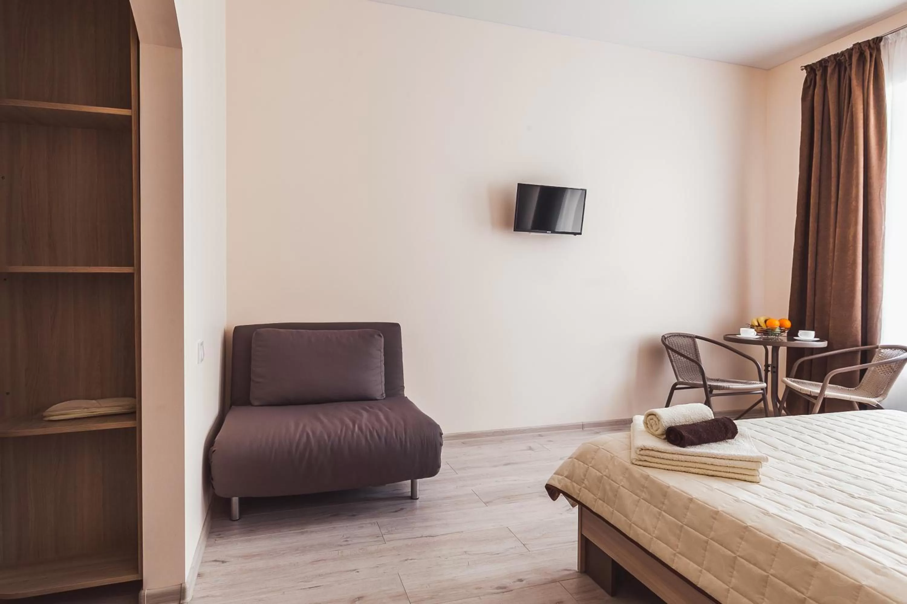 Bed in Apartments near Deribasovskaya