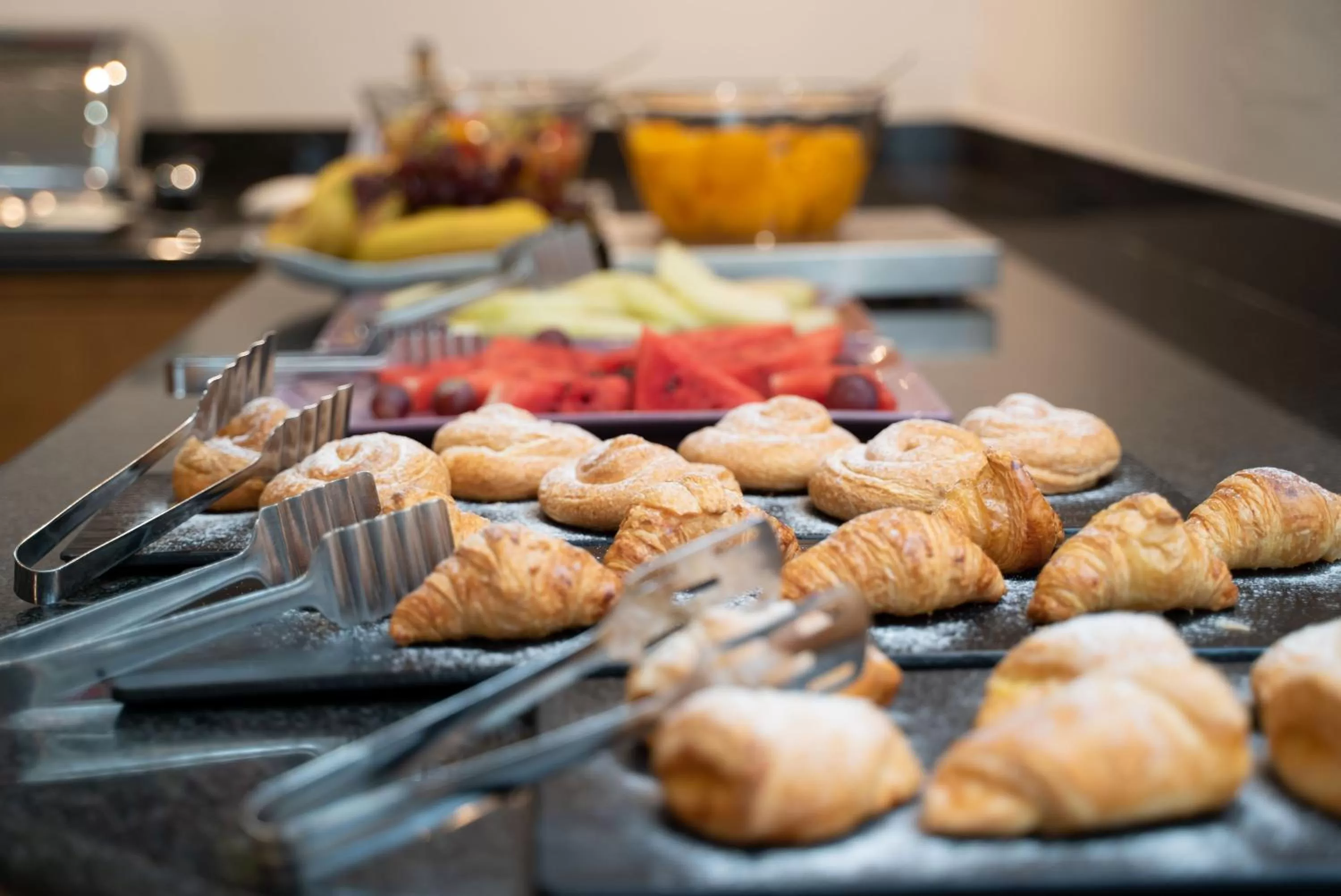 Buffet breakfast in Hotel Artmadams