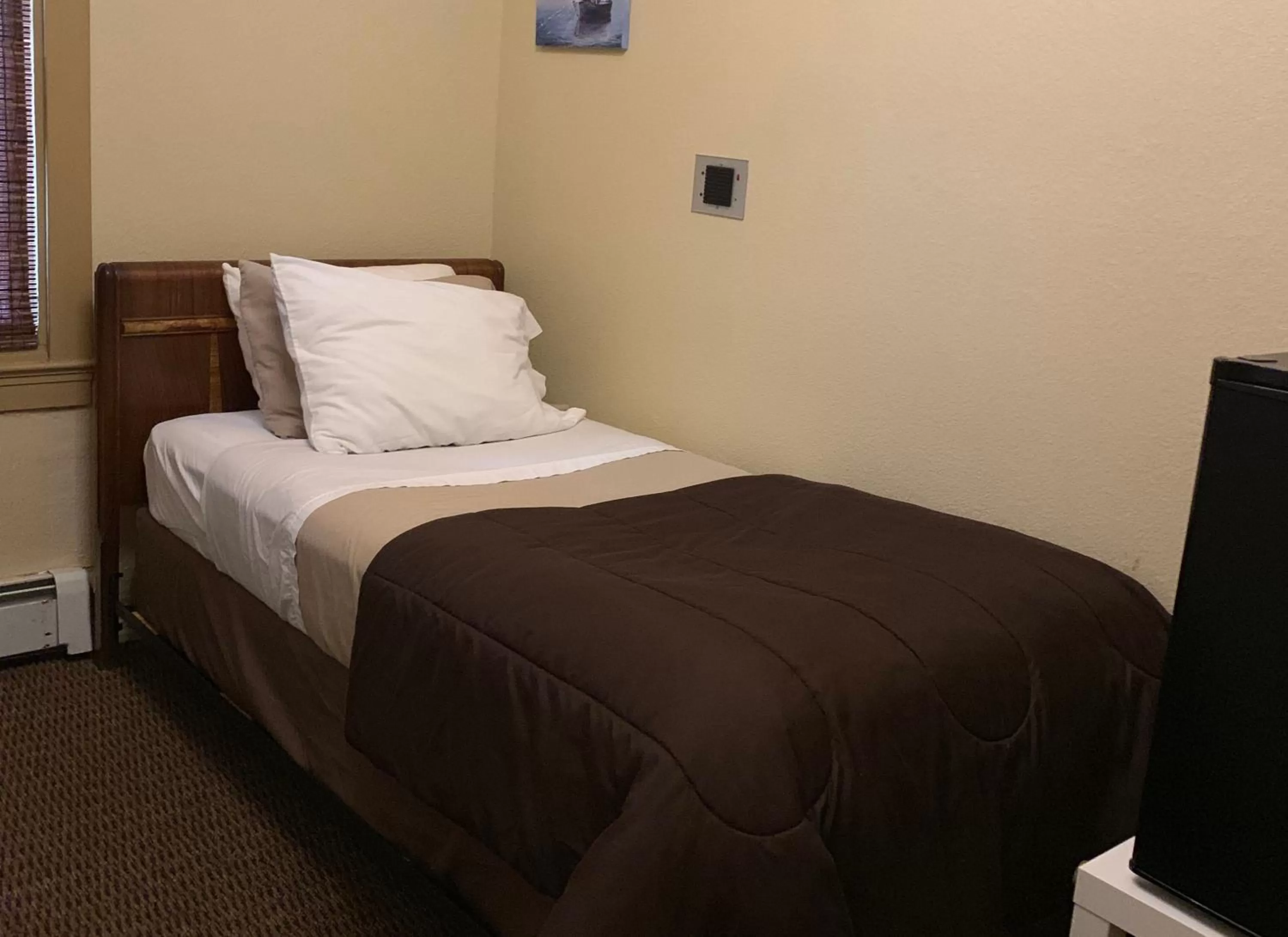 Bedroom in Hotel Cathlamet