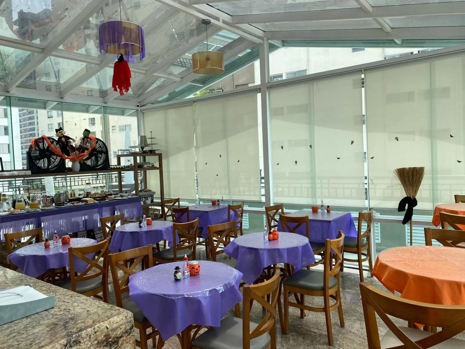 Restaurant/places to eat in Upper Hotel