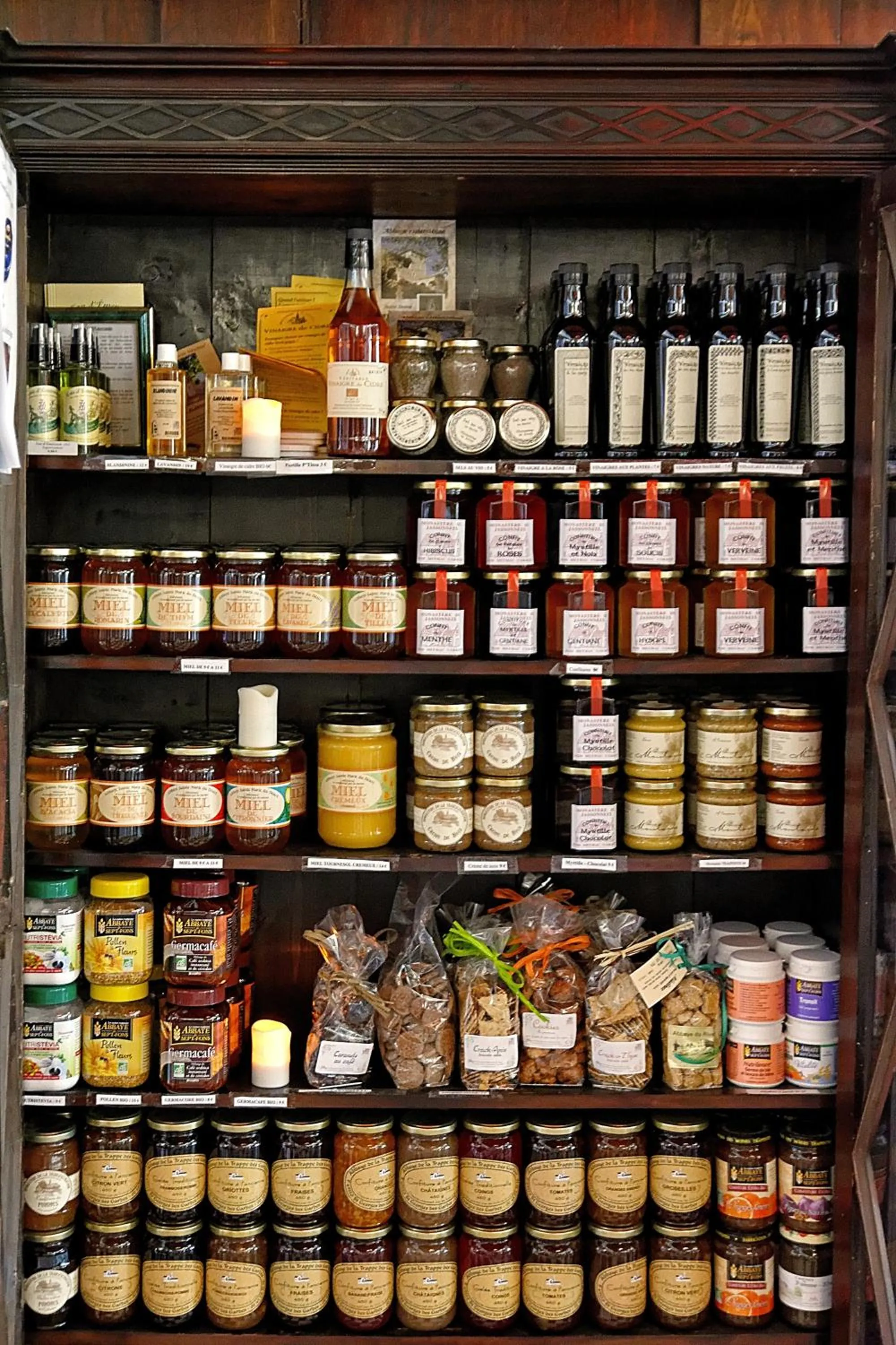 On-site shops in Grand Hôtel de l'Abbaye