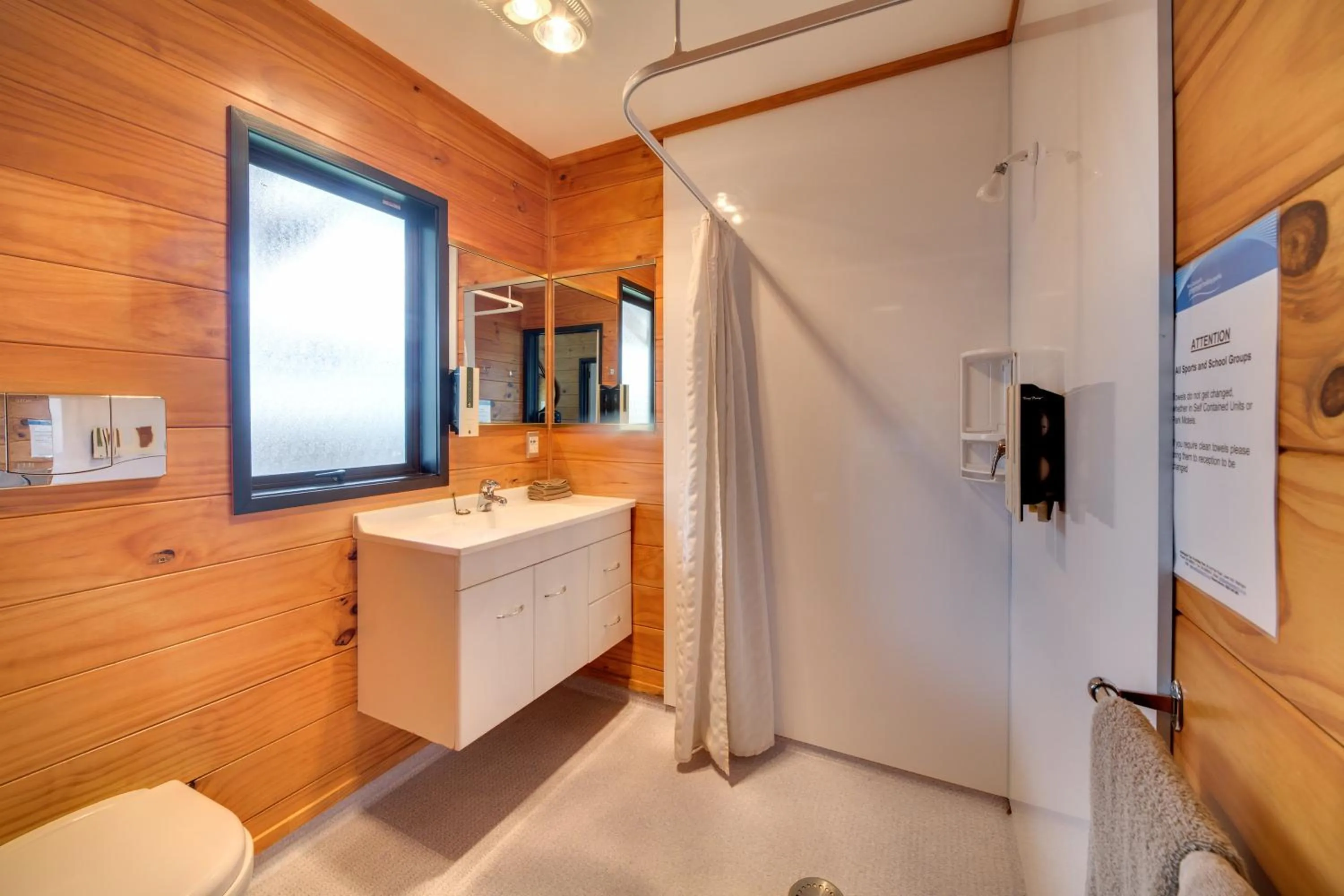 Bathroom in Wellington TOP 10 Holiday Park