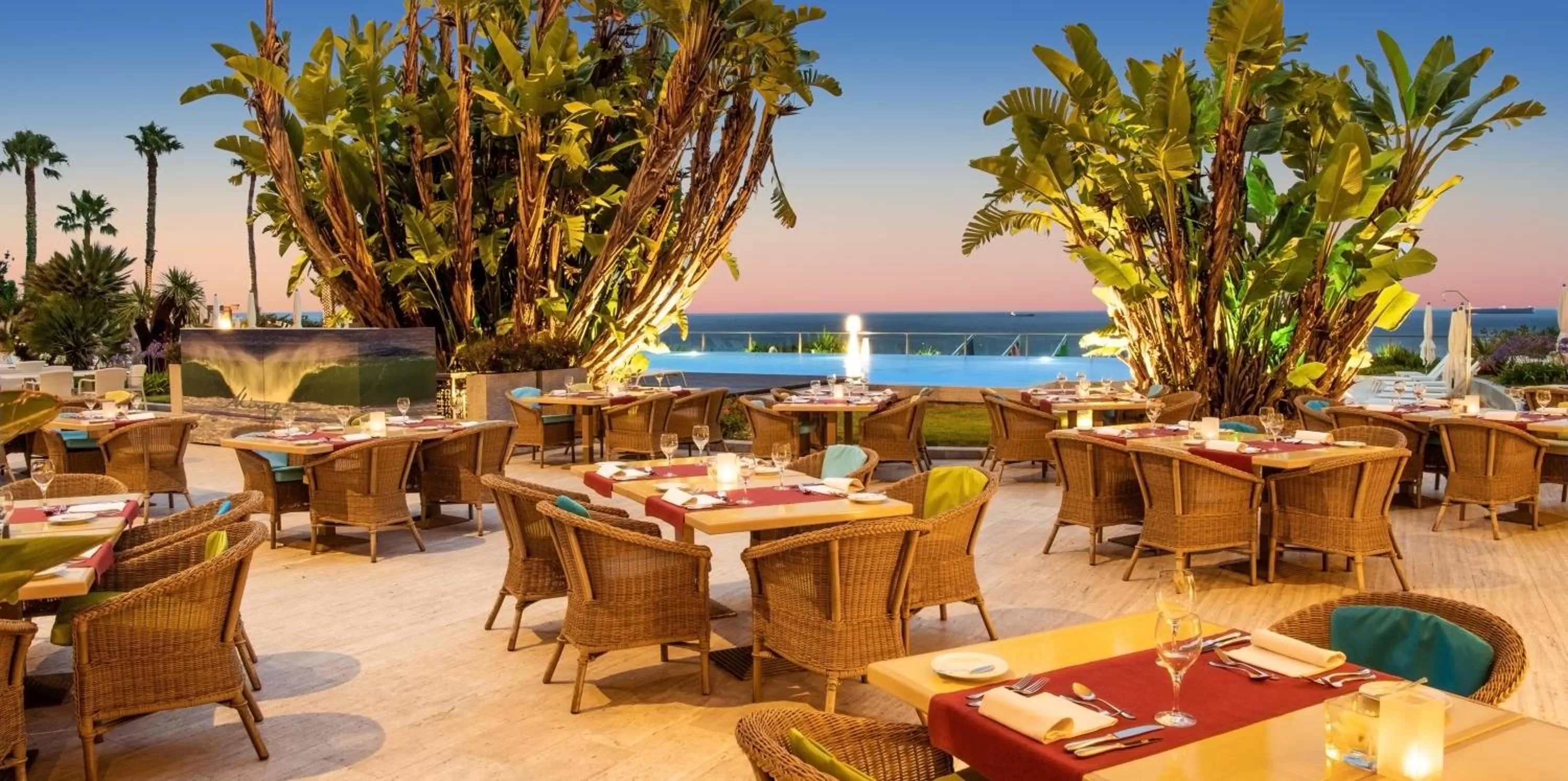 Restaurant/places to eat in Hotel Cascais Miragem Health & Spa