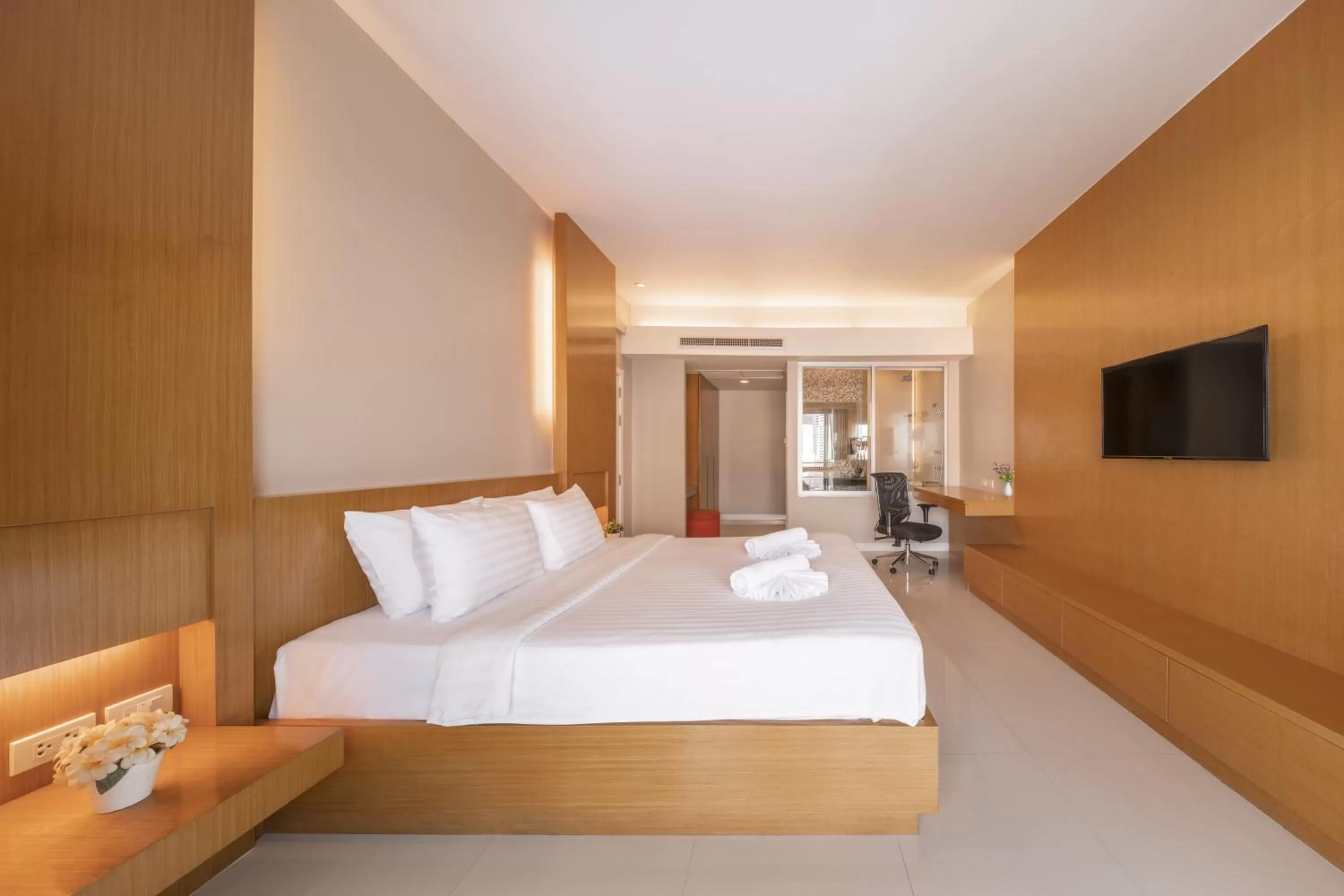 Bedroom, Bed in At 115 Hotel By Rompo