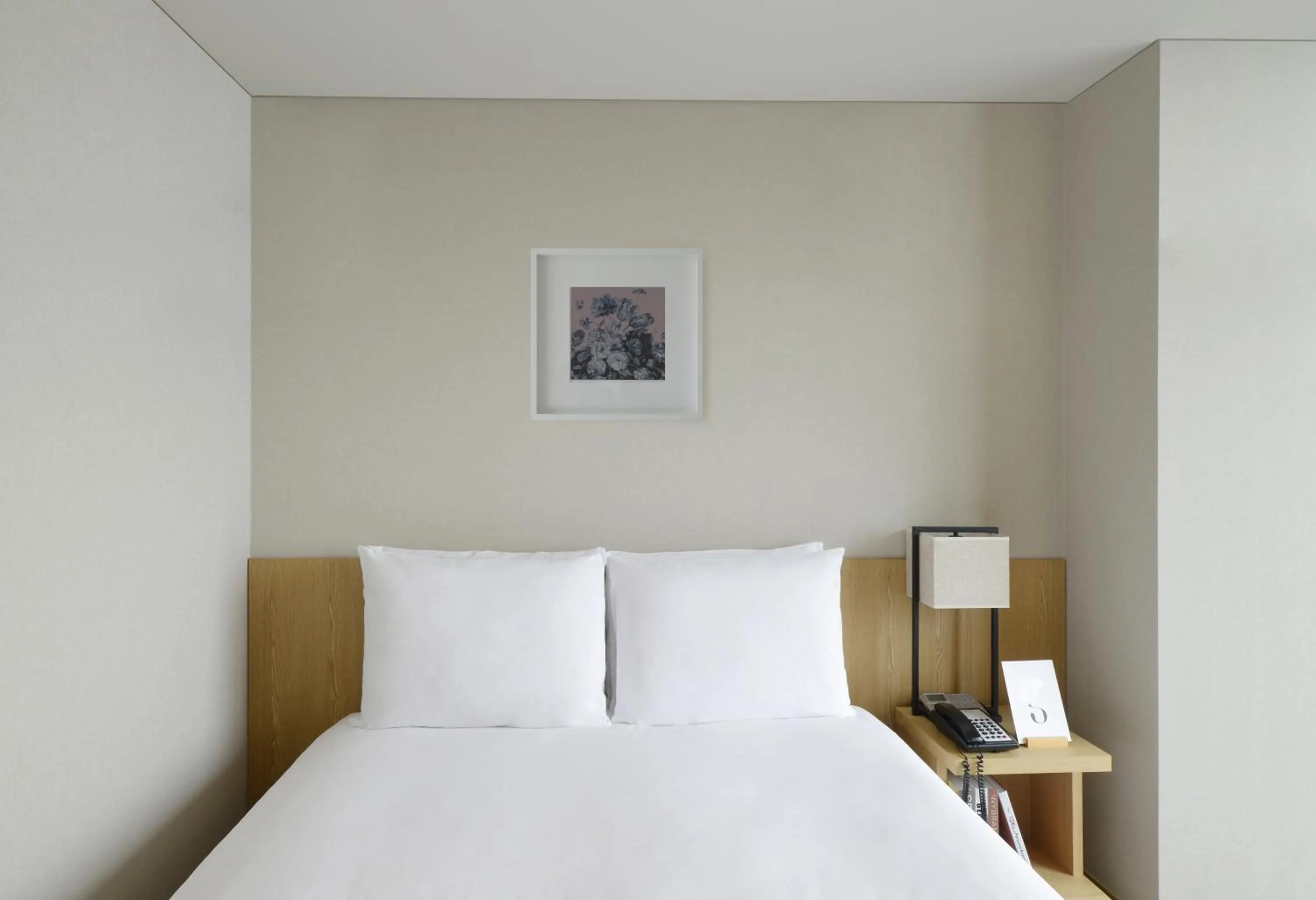 Bed in Harbor Park Hotel