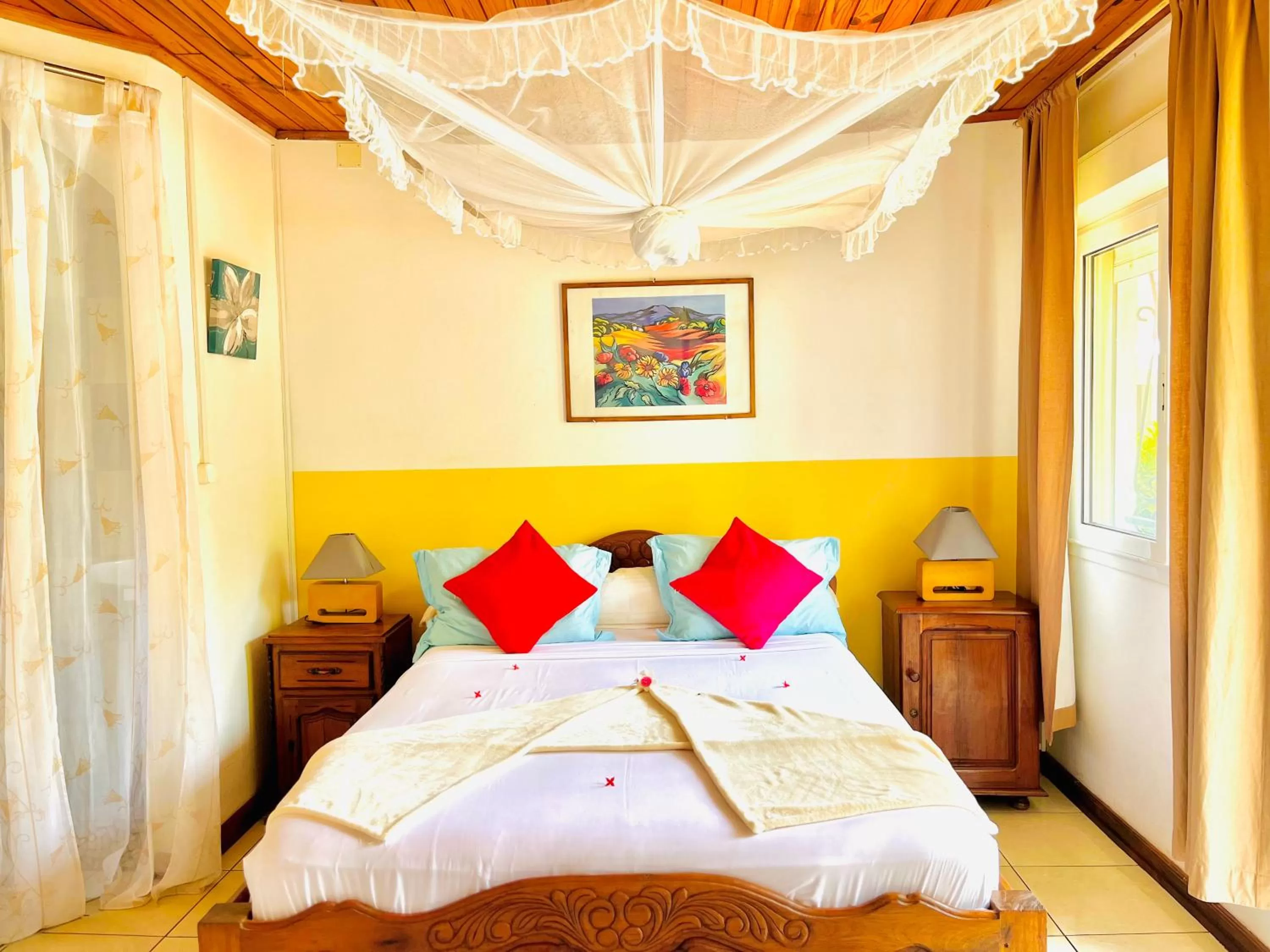 Bedroom, Bed in Régina Lodge Diégo Suarez Madagascar