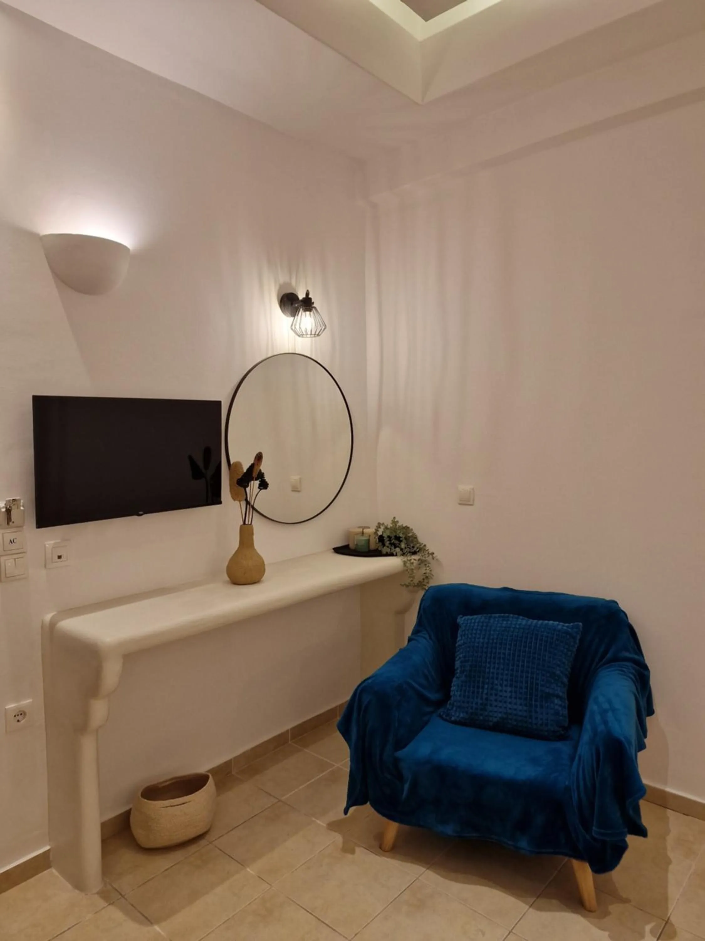 Economy Double Room No View in Amerisa Suites & Villa