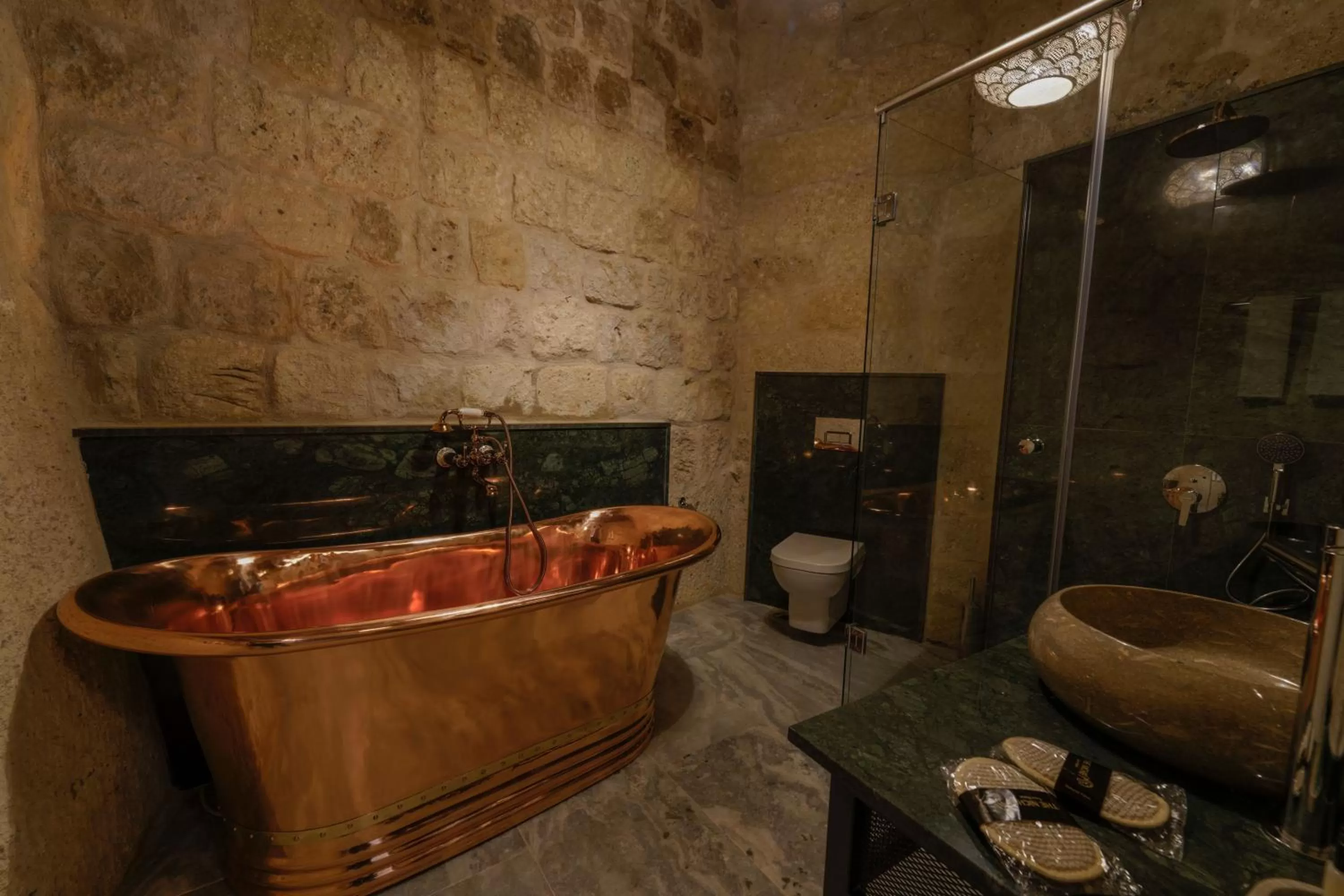 Shower in The Niche Cave Hotel