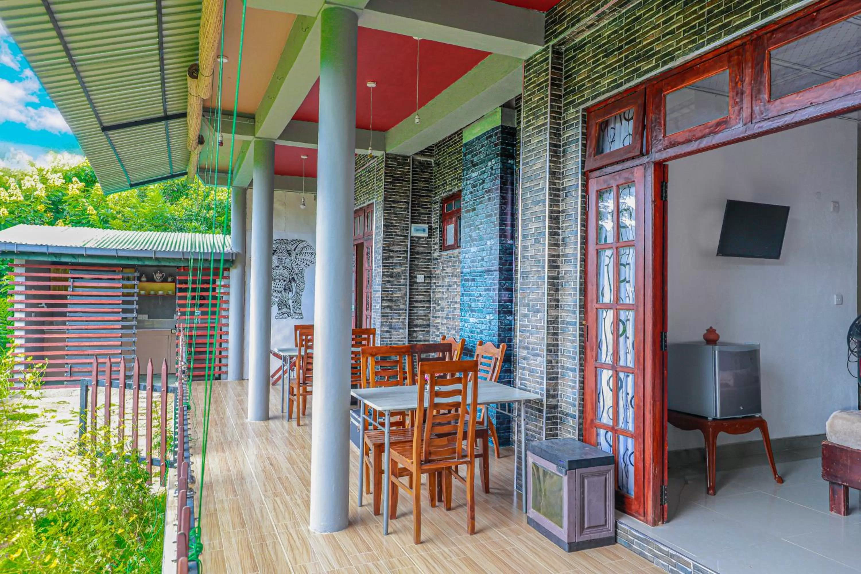 Patio in Zircon Ella