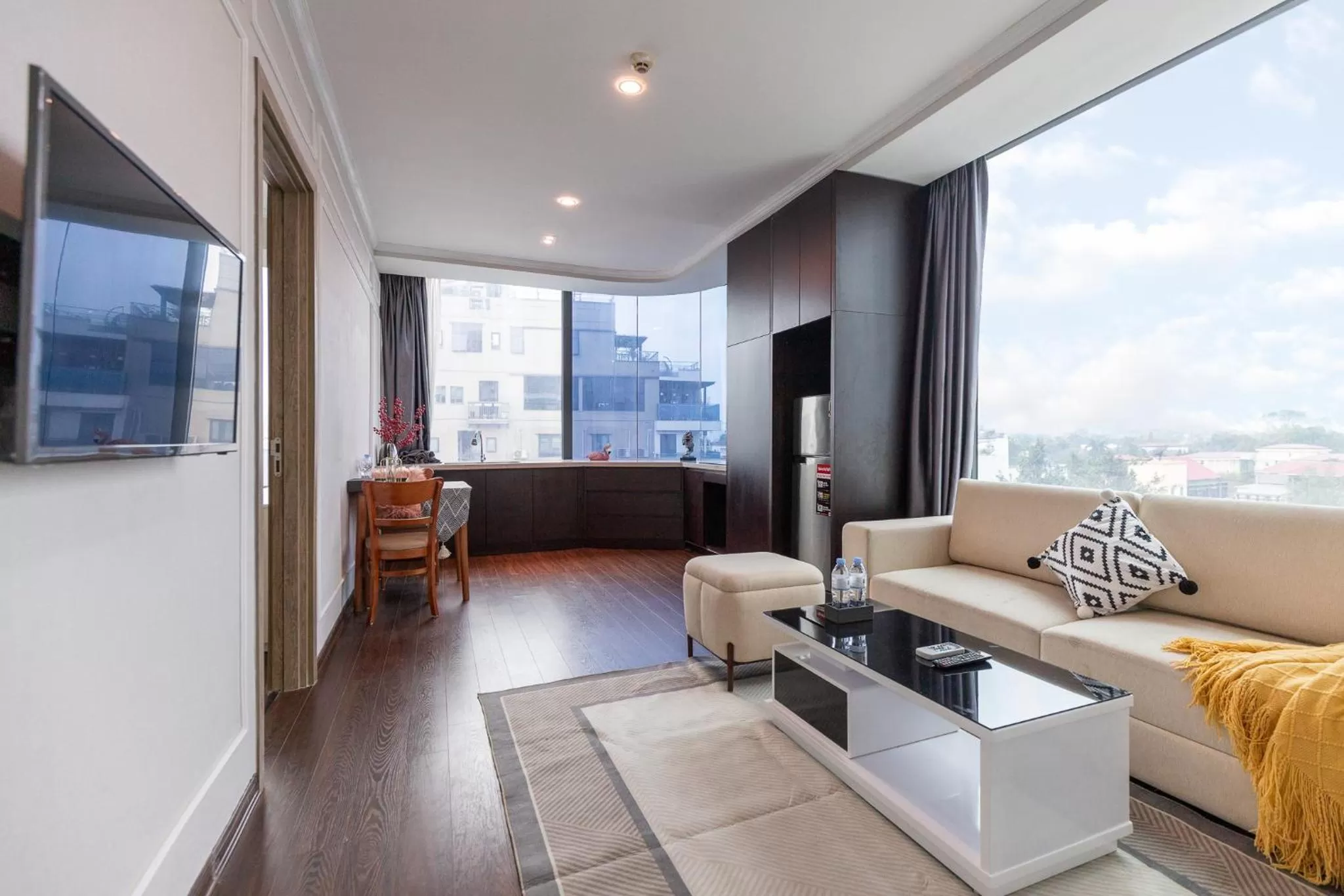 Communal lounge/ TV room, Seating Area in Ivy Hotel & Apartment