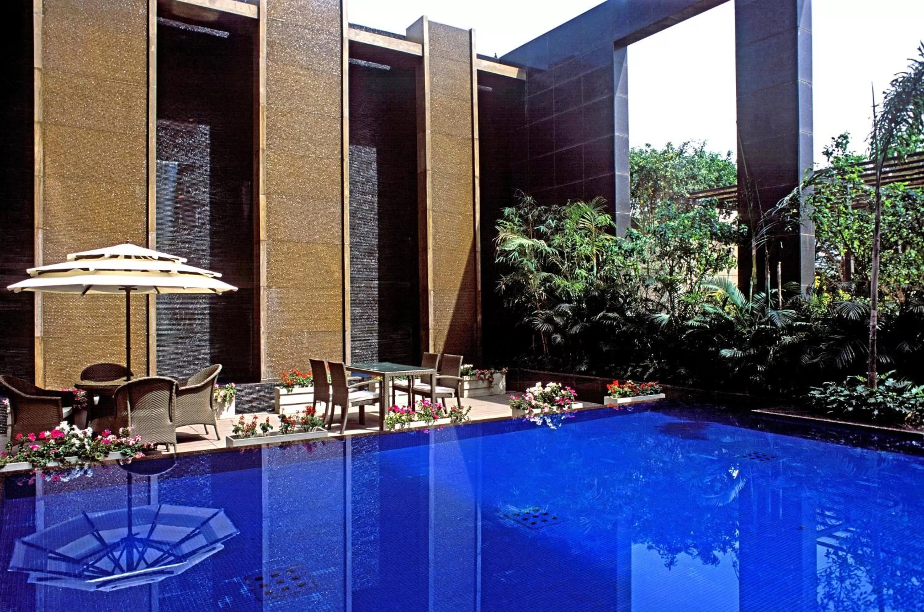 Area and facilities in Radisson Noida