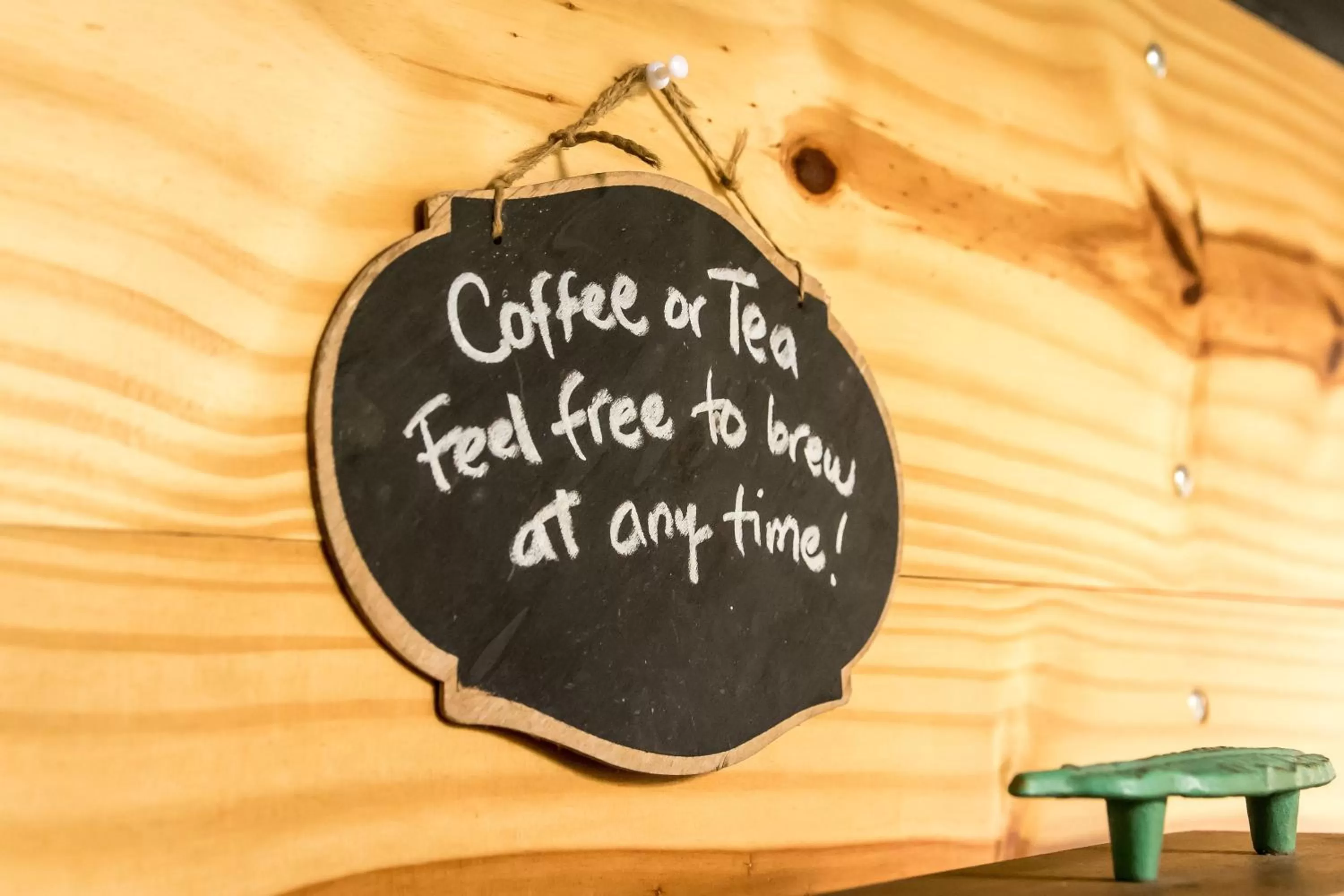 Coffee/tea facilities in Terida Airport B&B