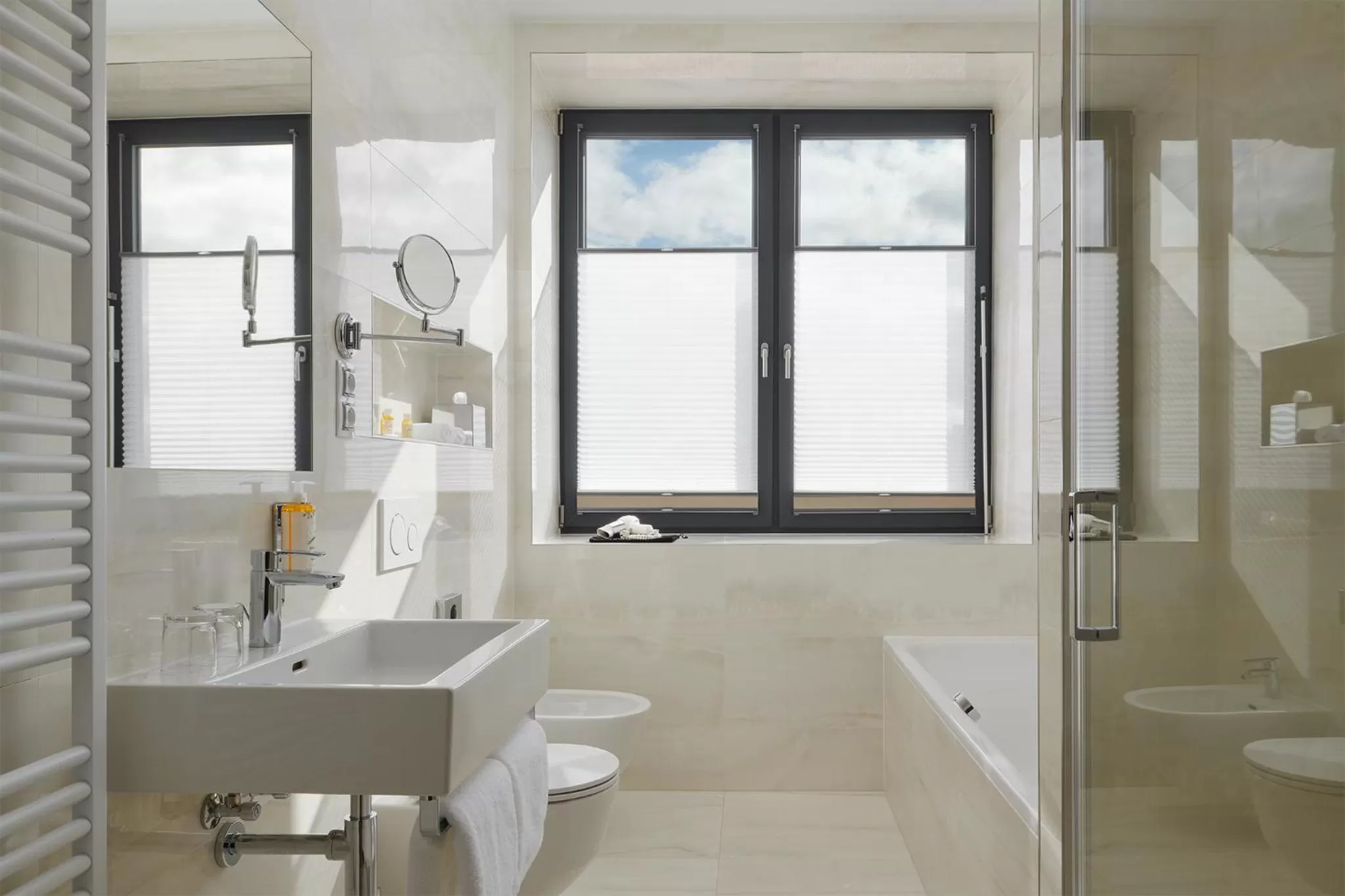 Shower in Hotel Passage