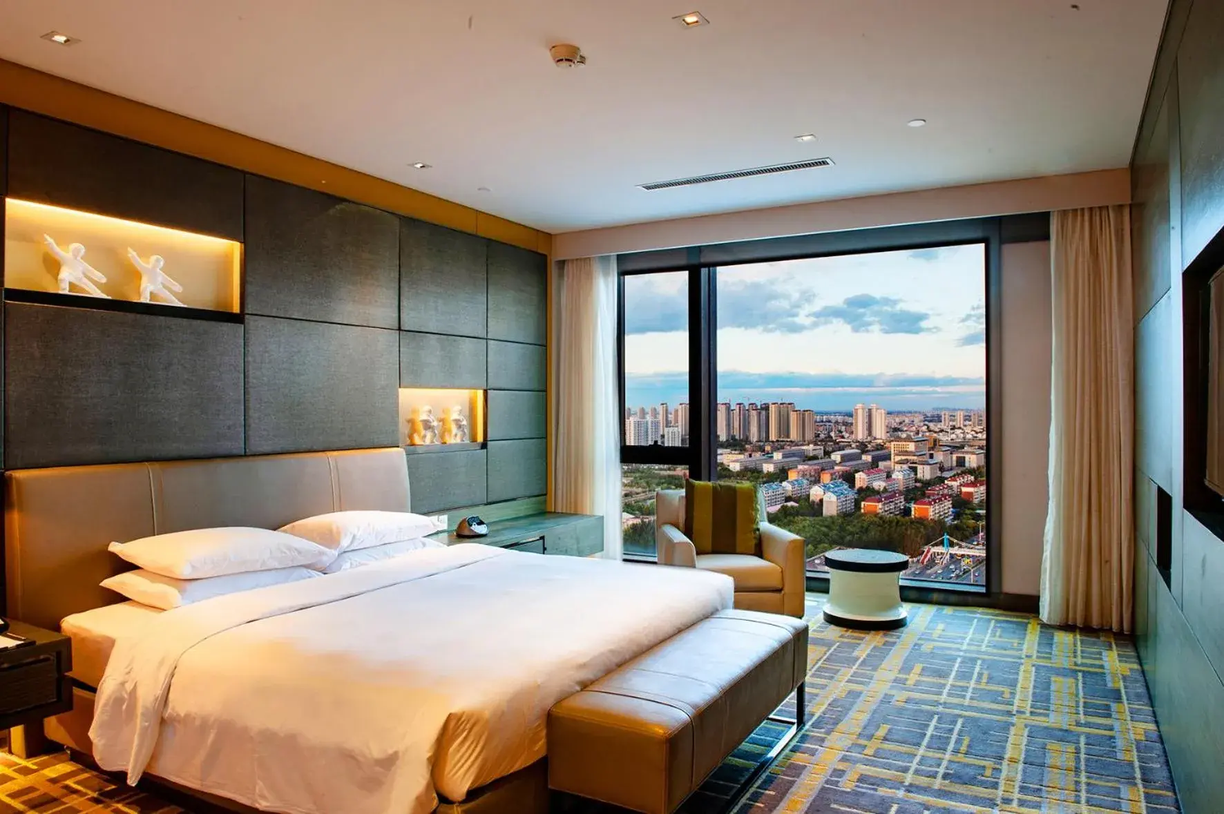 Executive Suite in Hyatt Regency Tianjin East Executive Suite in Hyatt Regency Tianjin East