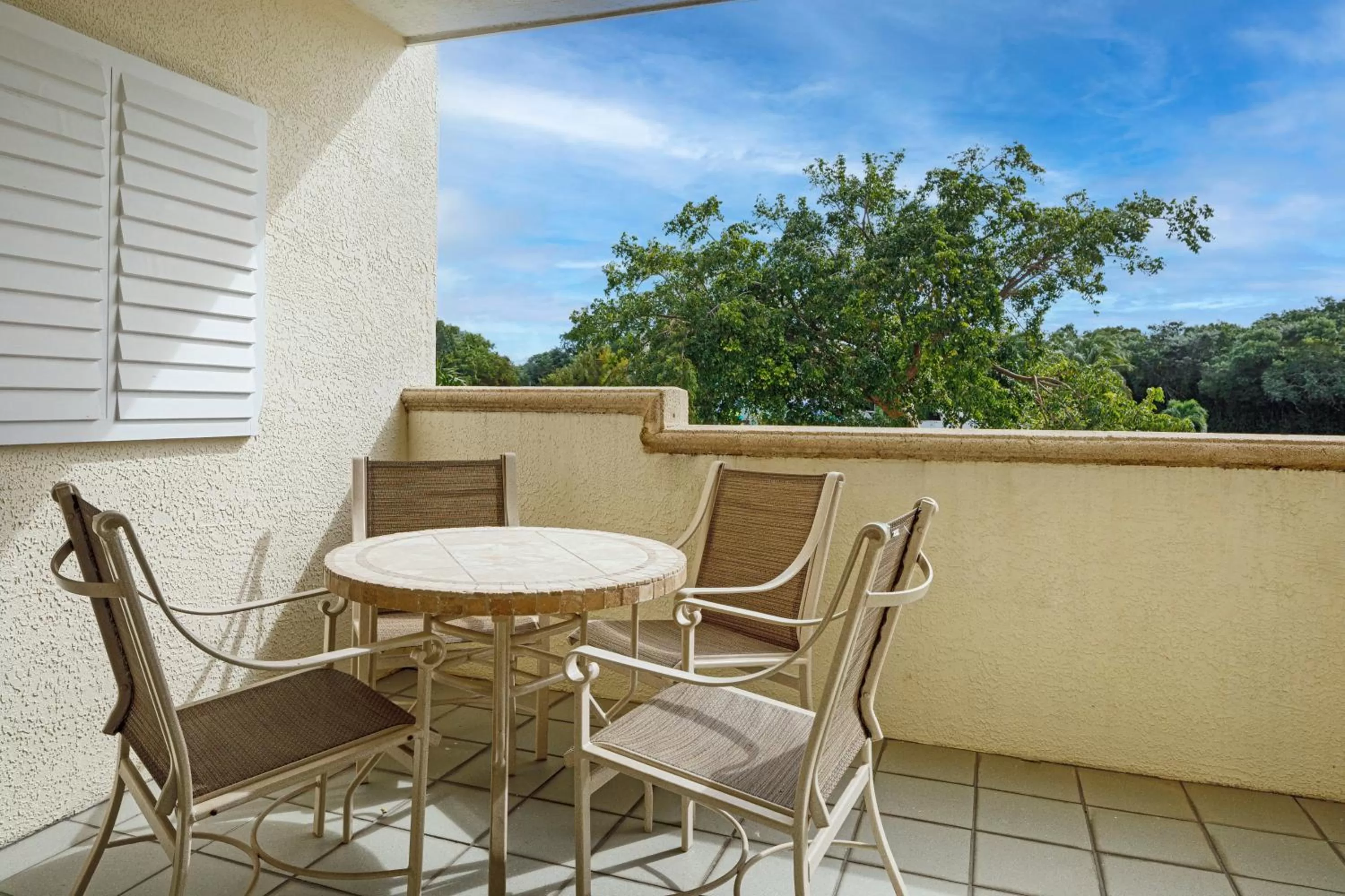 King Suite, Standard View in Reefhouse Resort and Marina