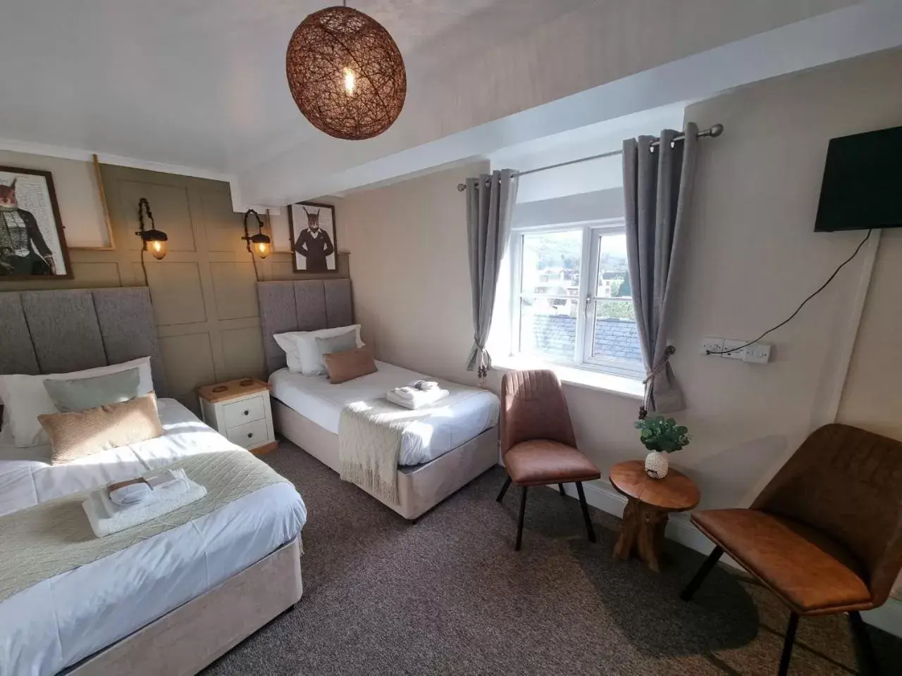 Twin Room with Private Bathroom in Creates Twin Room with Private Bathroom in Creates