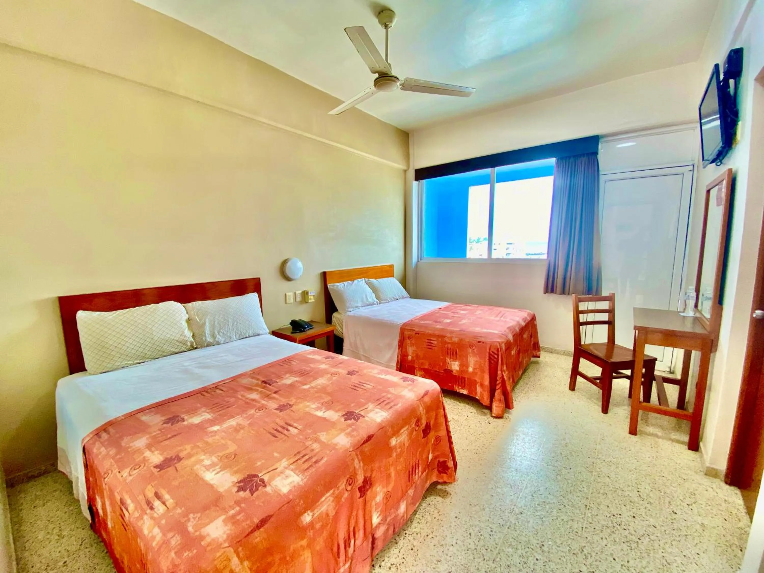 Bed in Hotel Delfines - a 2 calles del Acuario Veracruz