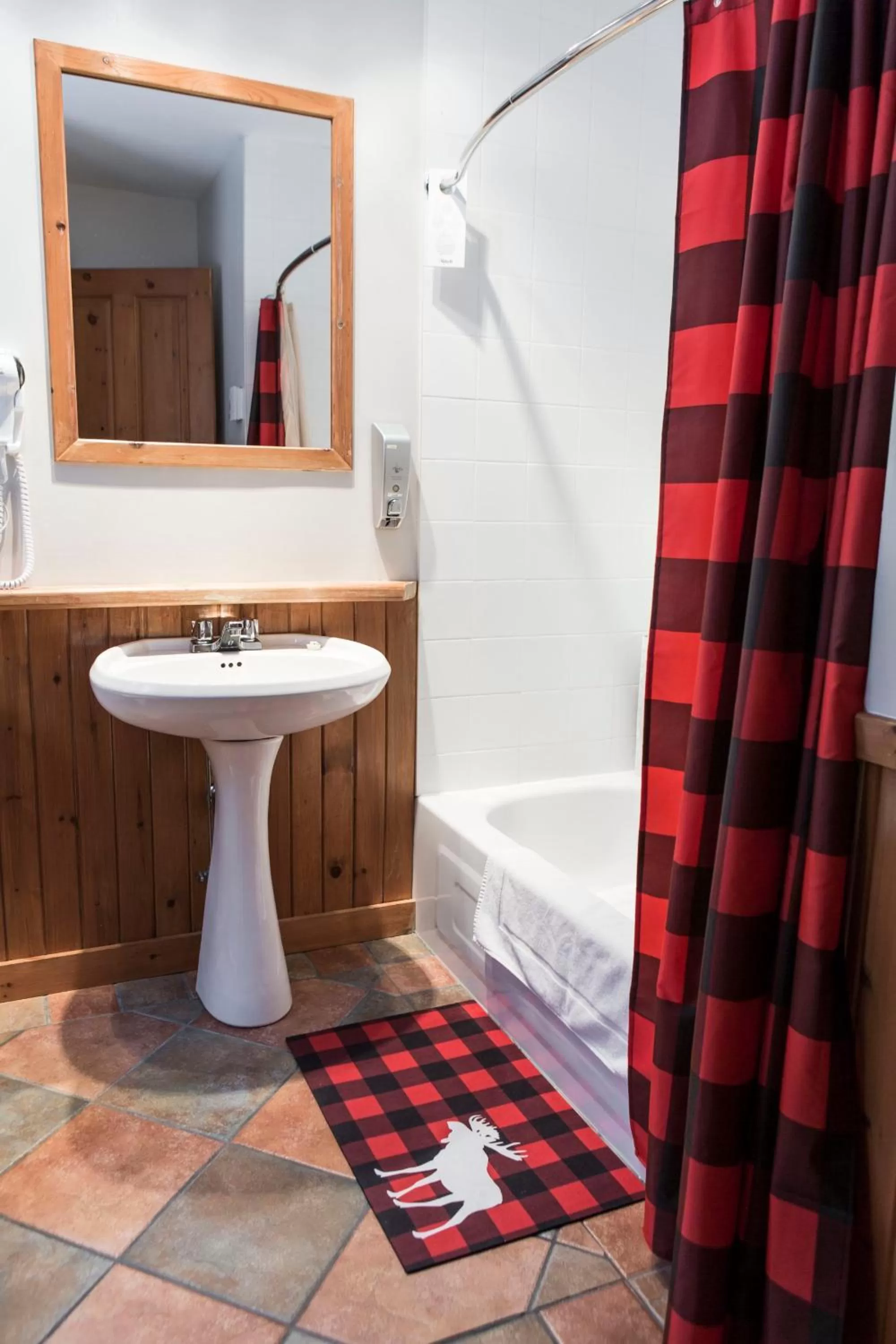 Shower in Gîte du Mont-Albert - Sepaq