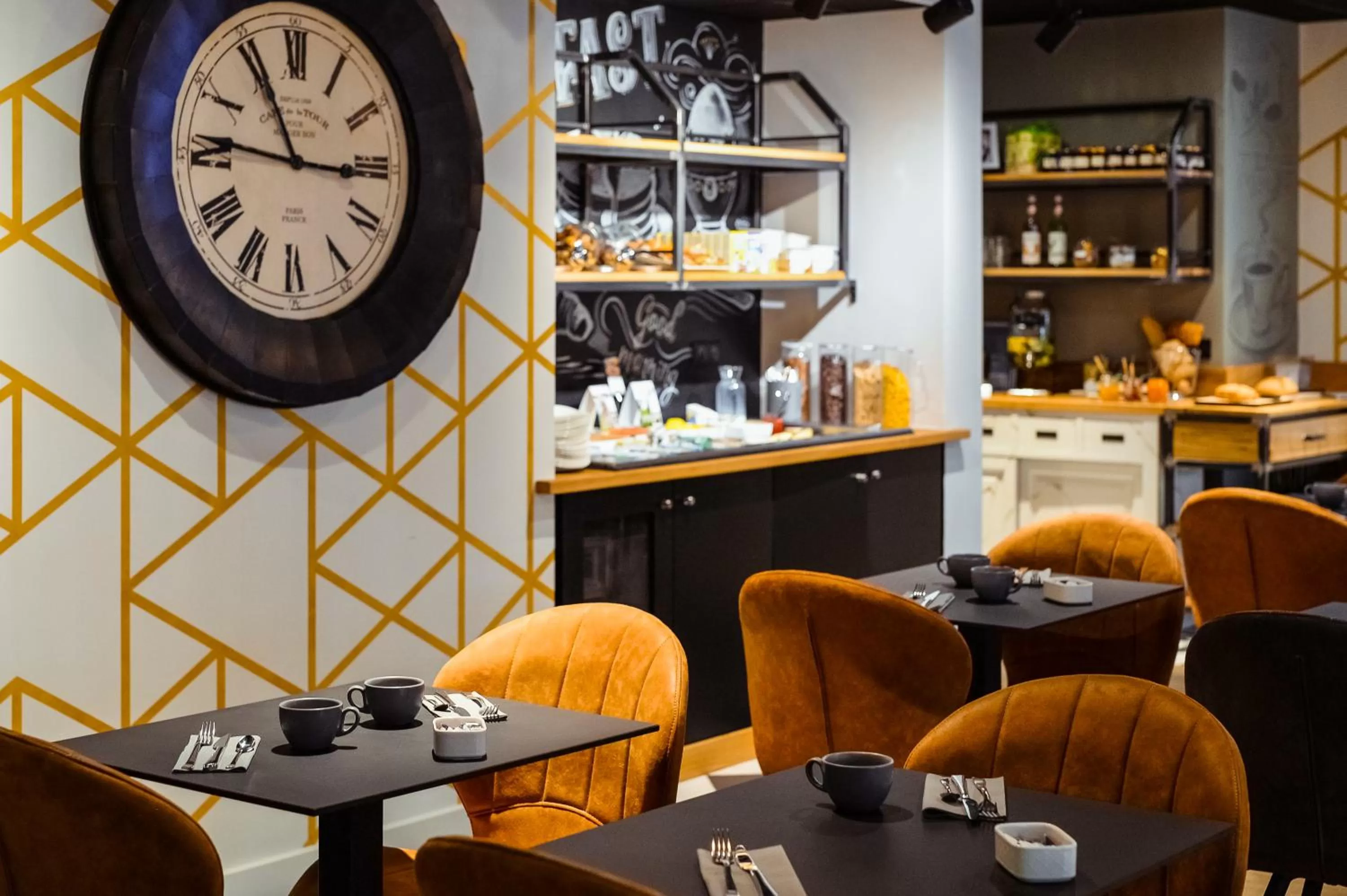 Restaurant/places to eat in Mercure Lyon Est Chaponnay